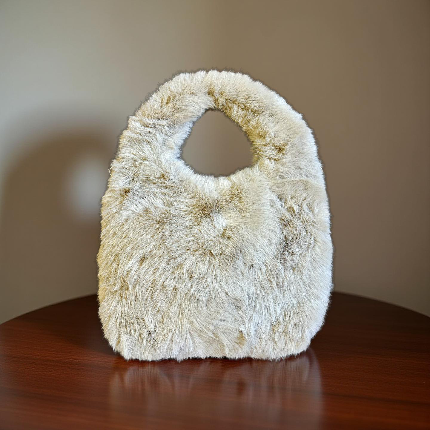 Beige Fell Tasche, Große Hobo Tasche aus Kunstfell Roo's Gift Shop