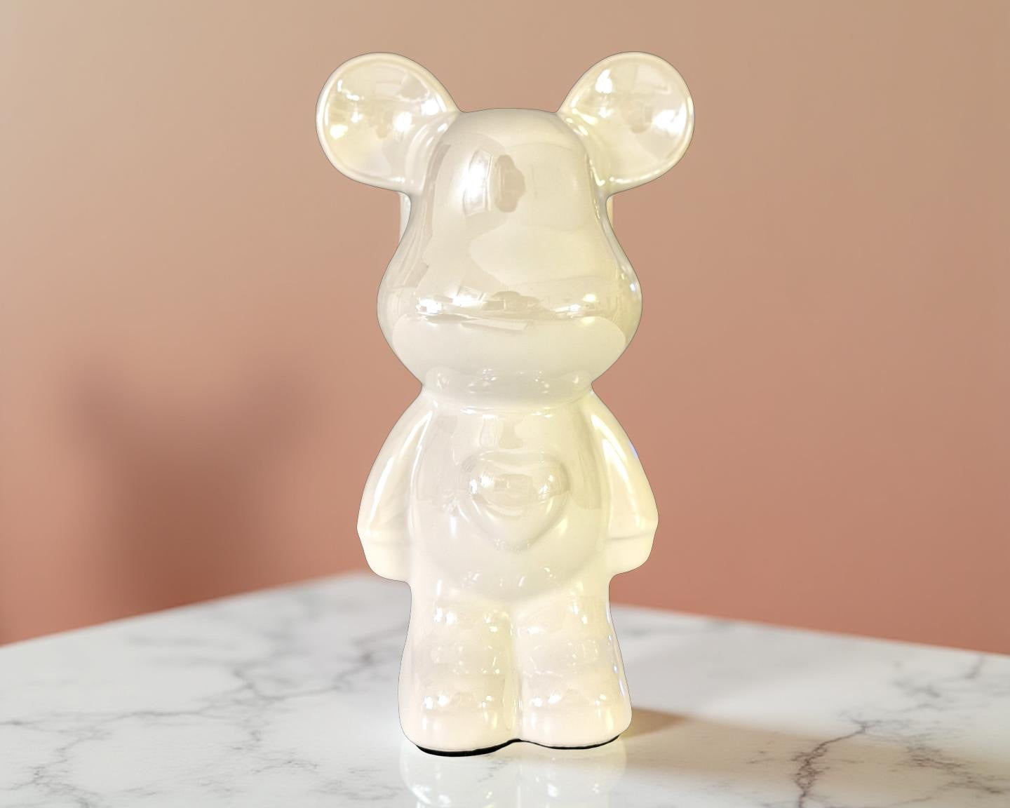 Bären Dekofiguren | minimalistischer Deko Bär aus weißer irisierender Keramik | Bärenfigur Roo's Gift Shop