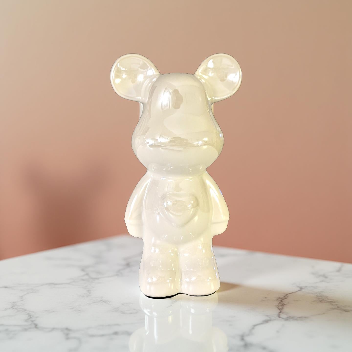 Bären Dekofiguren | minimalistischer Deko Bär aus weißer irisierender Keramik | Bärenfigur Roo's Gift Shop