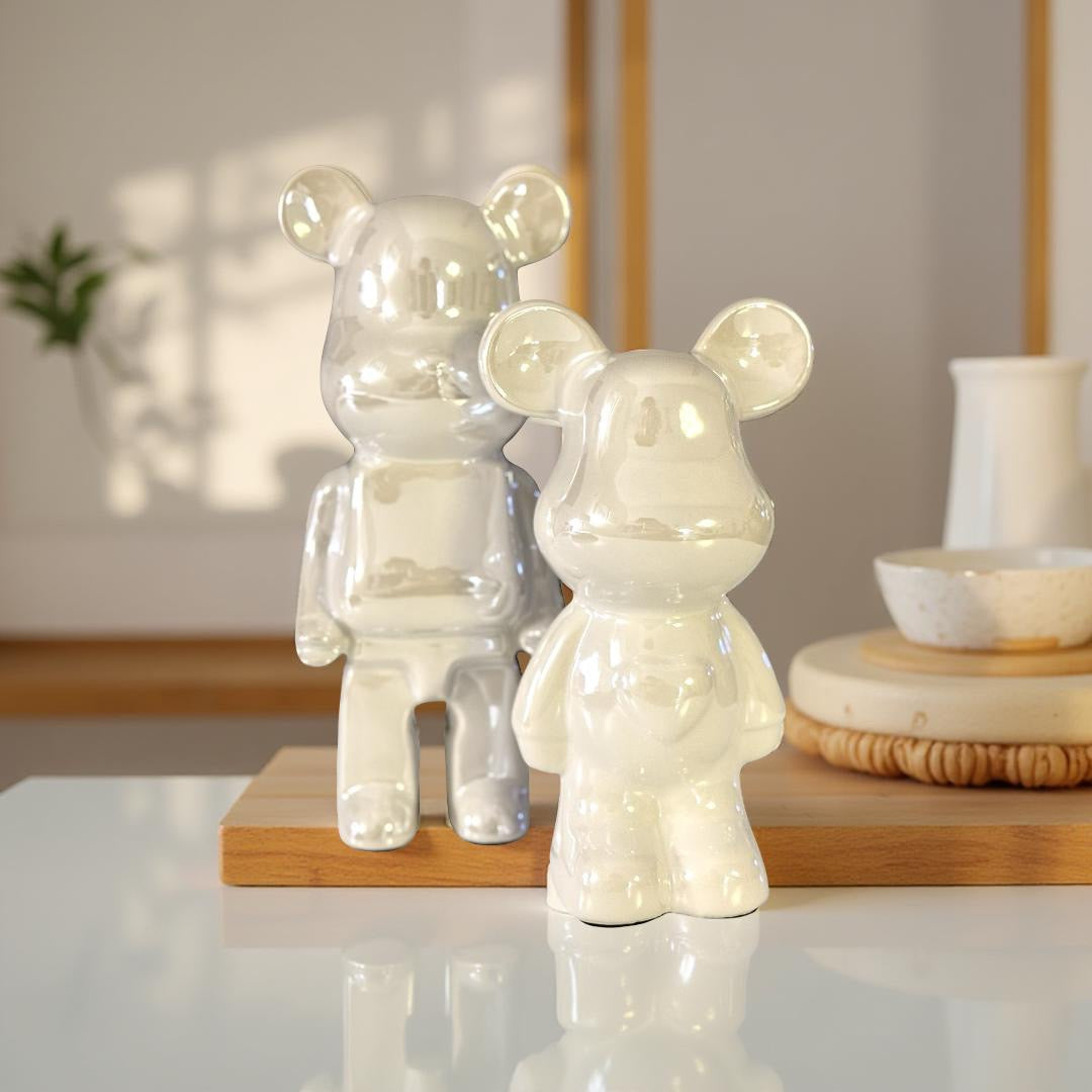 Bären Dekofiguren | minimalistischer Deko Bär aus weißer irisierender Keramik | Bärenfigur Roo's Gift Shop