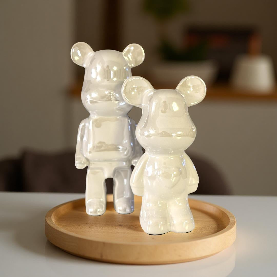 Bären Dekofiguren | minimalistischer Deko Bär aus weißer irisierender Keramik | Bärenfigur Roo's Gift Shop