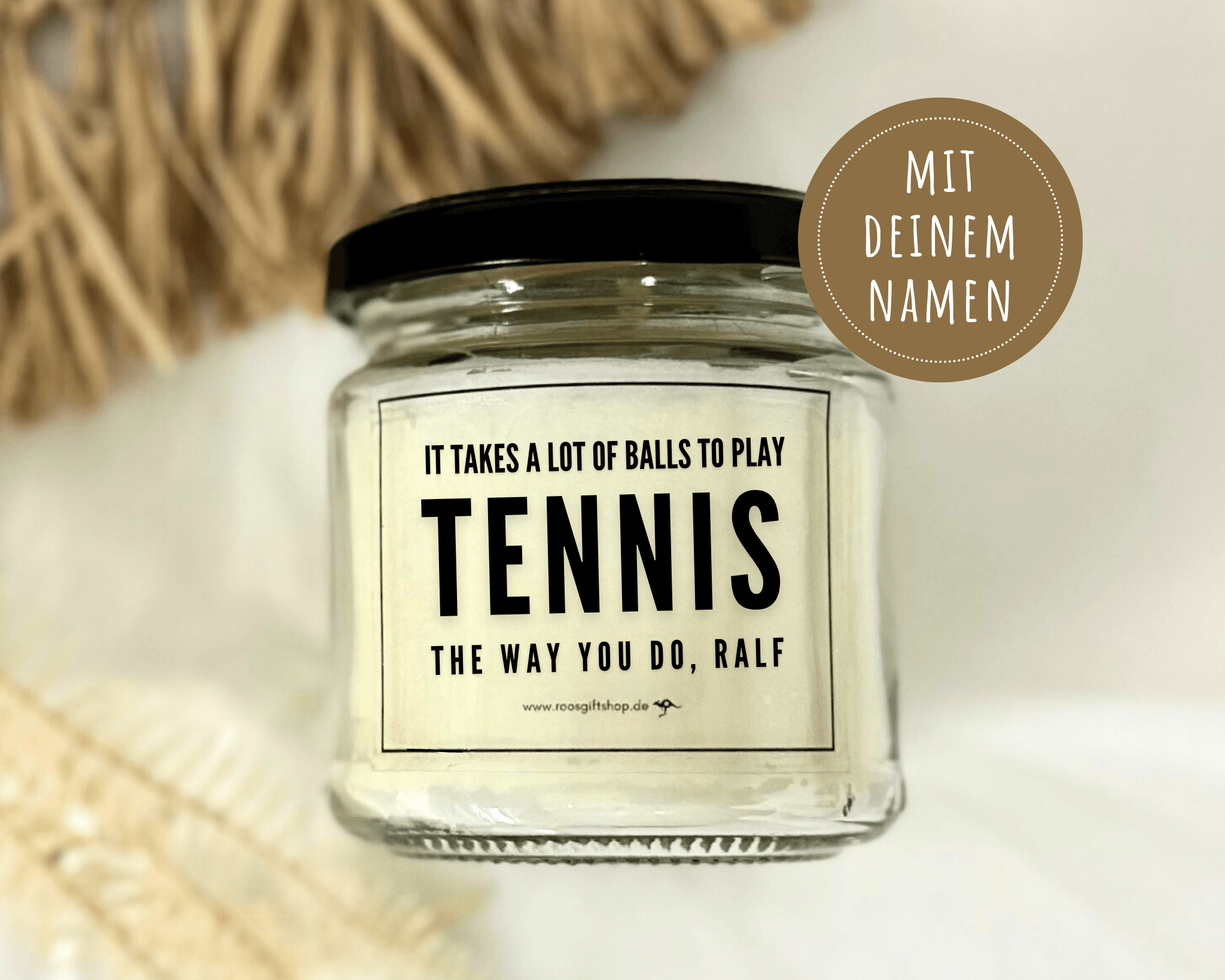 Duftkerze im Glas | Tennis Tennisspieler | Personalisiert - Frech | Geschenk Mann - Roo's Gift Shop