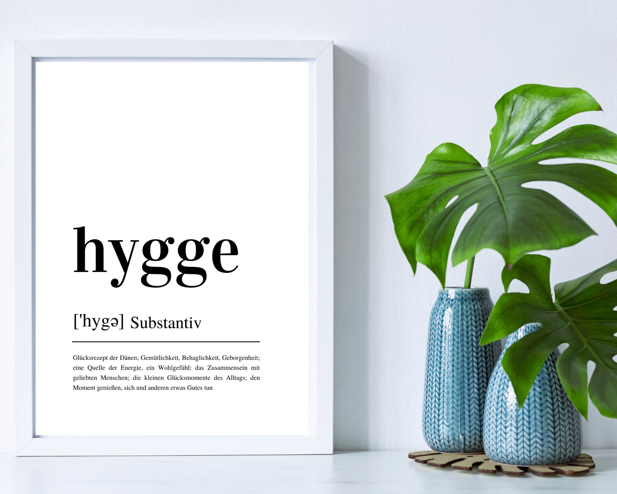 Design Poster | HYGGE | Definition | Digital Print | Typo Bild | gerahmter Kunstdruck | Duden Lautschrift | Gemütlichkeit | Happy | Rahmen