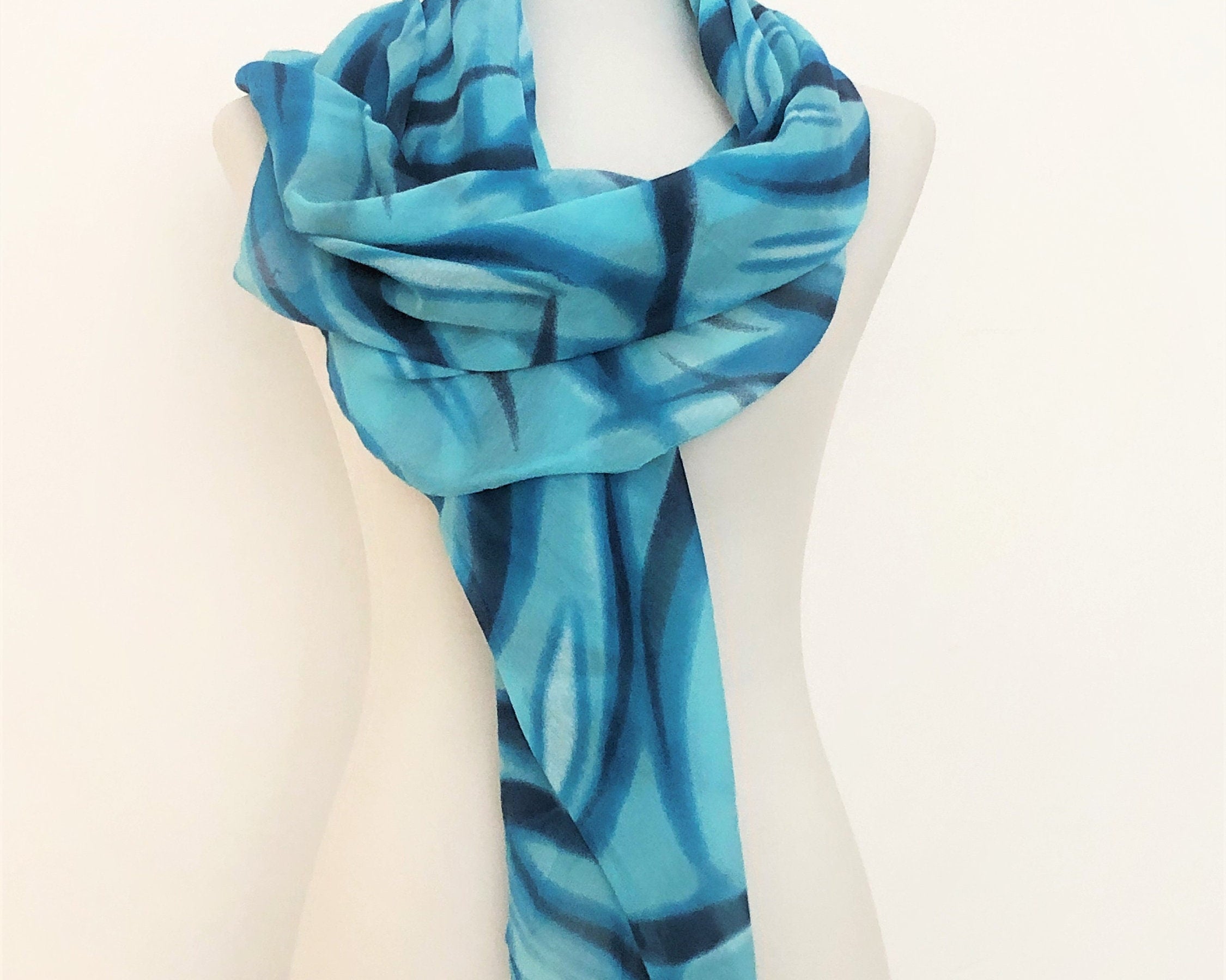 Tuch | Baumwolle mit Seide | dip dye Stil | verwaschene Streifen | blau türkis oder taupe mit blau | Batik Look