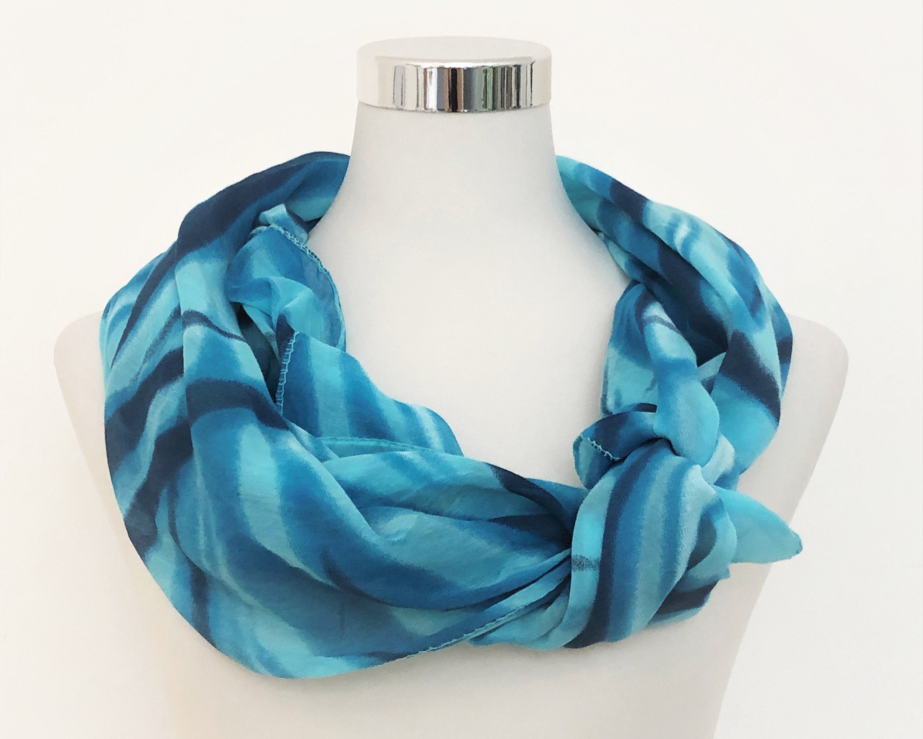 Tuch | Baumwolle mit Seide | dip dye Stil | verwaschene Streifen | blau türkis oder taupe mit blau | Batik Look