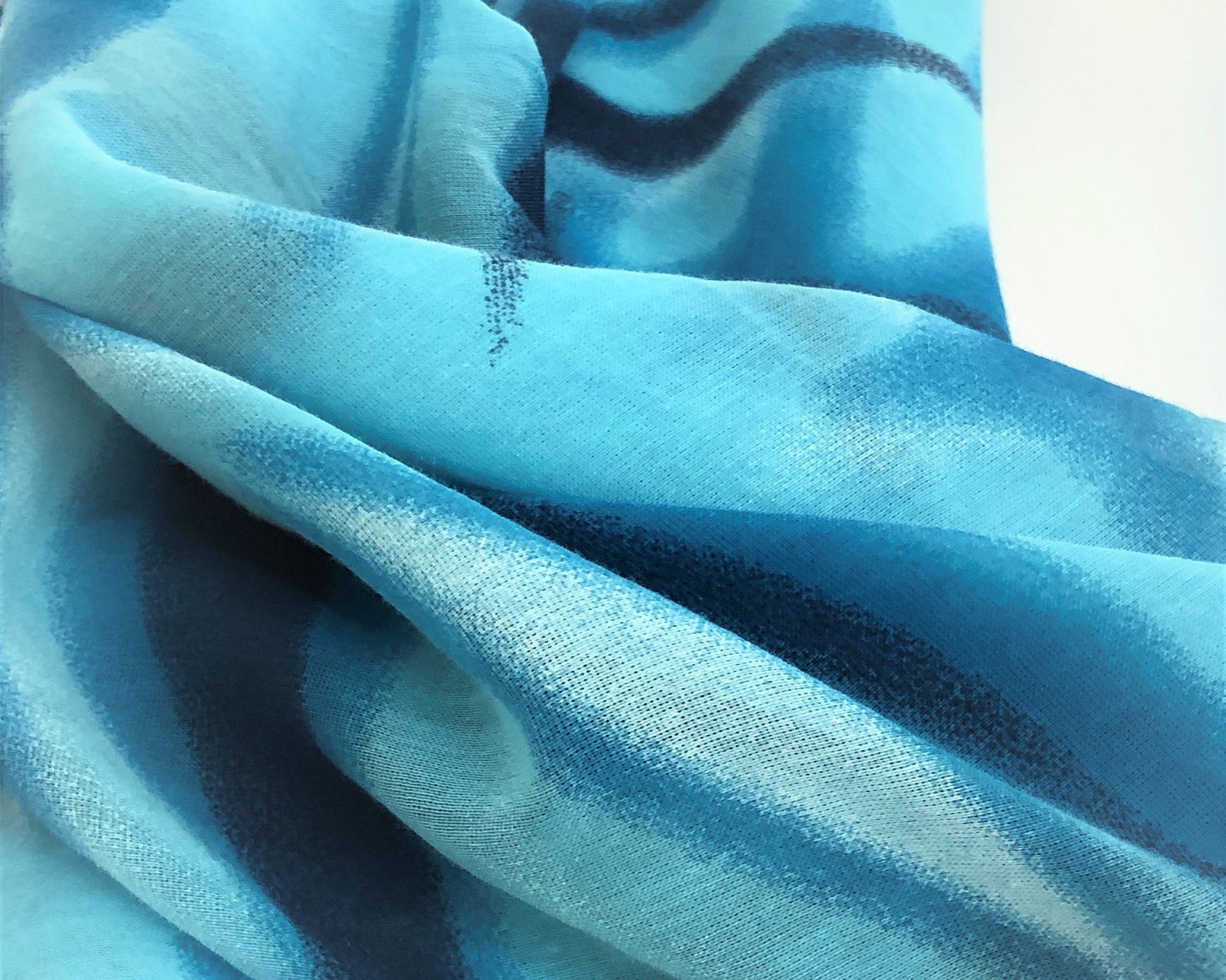 Tuch | Baumwolle mit Seide | dip dye Stil | verwaschene Streifen | blau türkis oder taupe mit blau | Batik Look