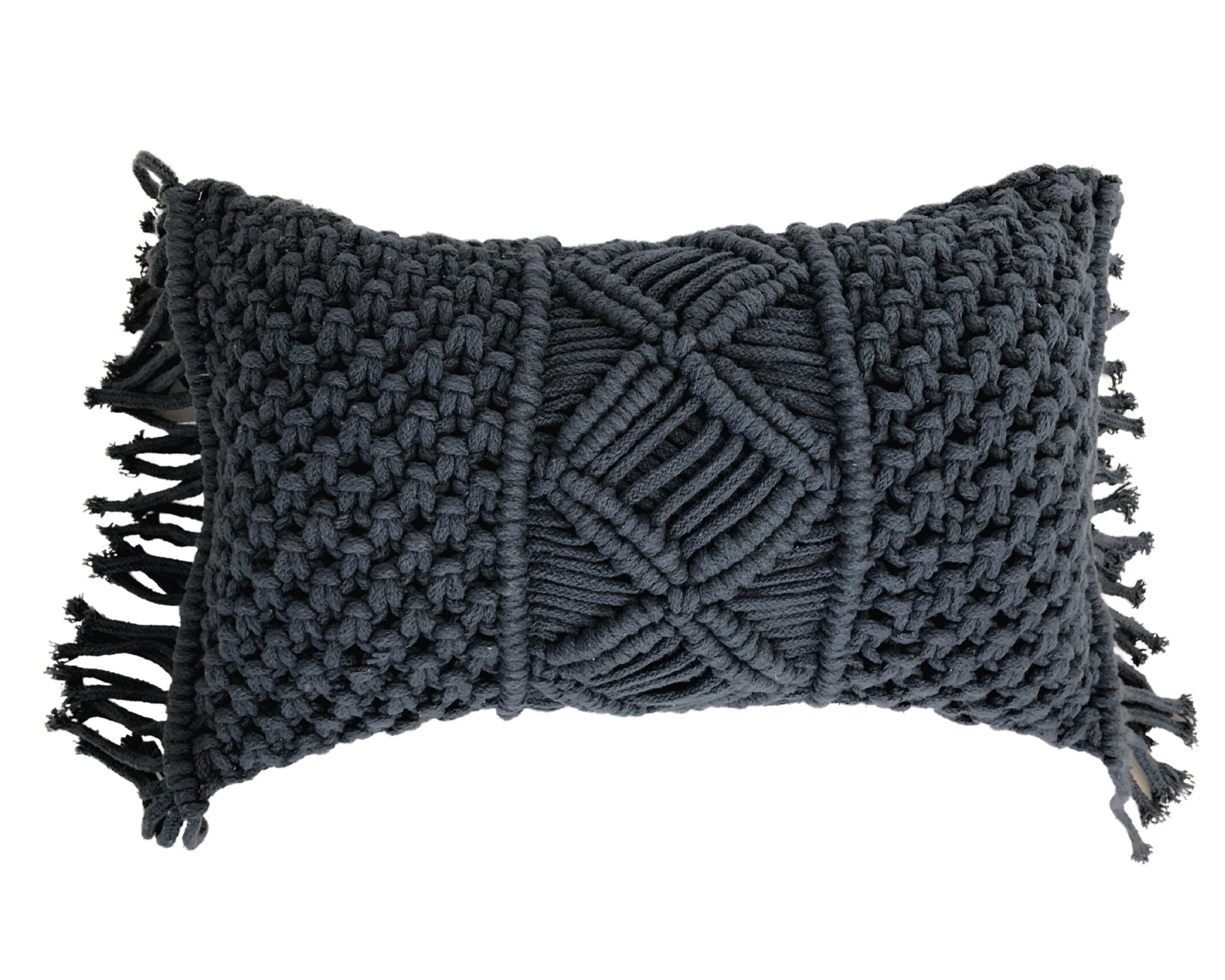 Kissen | Makramee Kissen | Boho Kissen hellgrau anthrazit | Querformat 30 x50 | geknüpt | Fransen | Perlen Macramee | mit Füllung