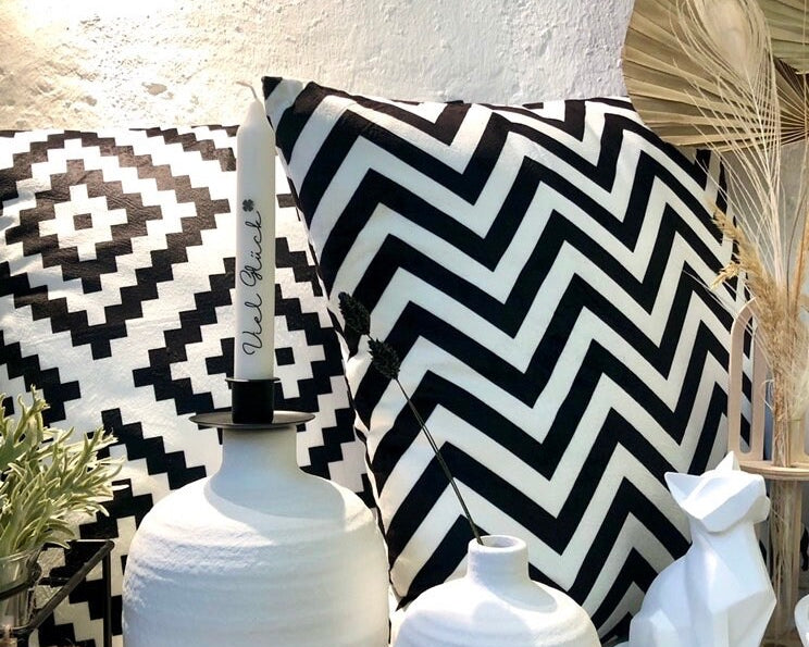 Kissen | Design Kissen in schwarz weiß | Scandi Boho Stil | Ethnomuster | Samt | inkl. Füllung