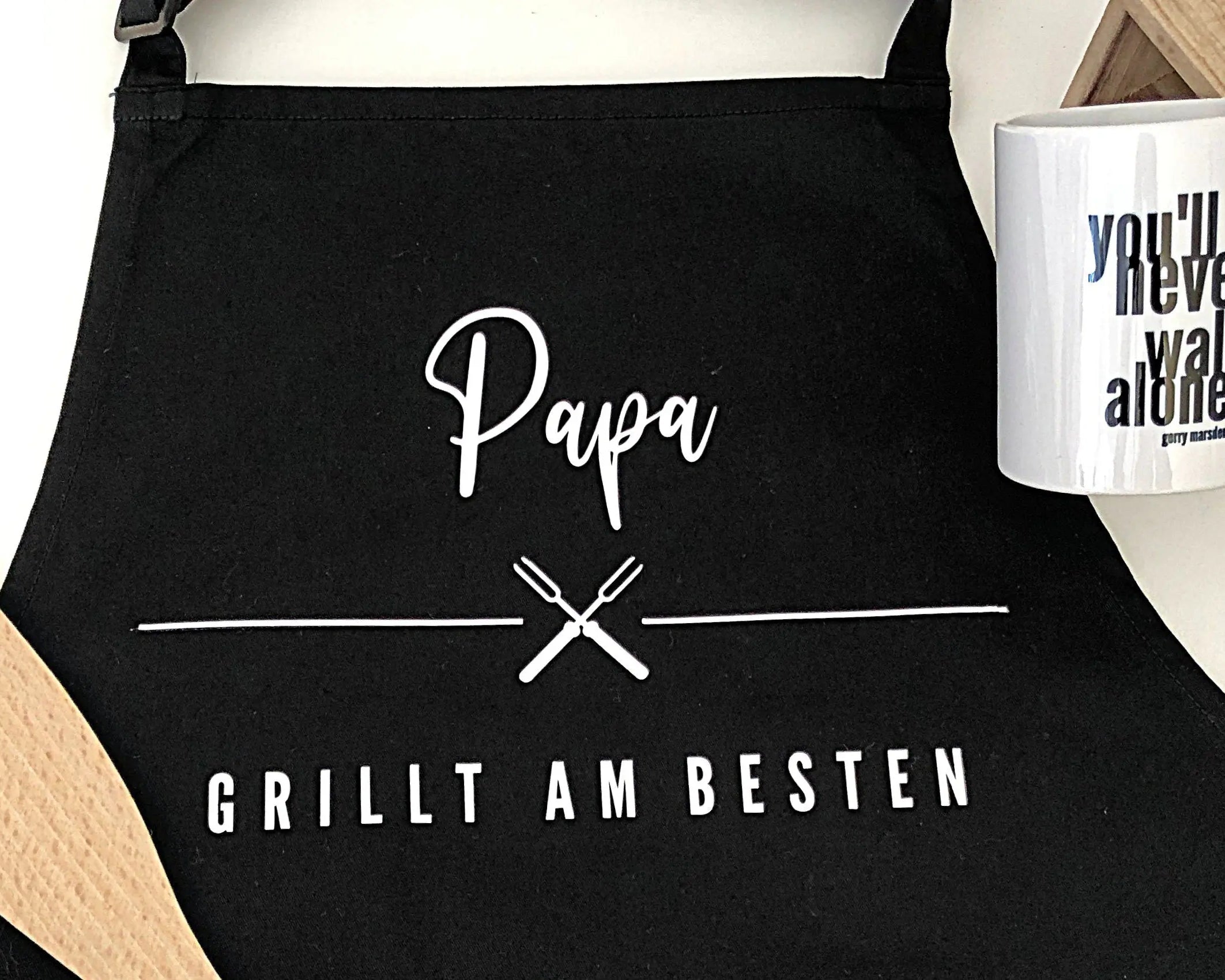 Grill Schürze für Papa | BBQ Schürze | schwarz, grau, weiß | Geschenk Vater Bruder Freund Mann