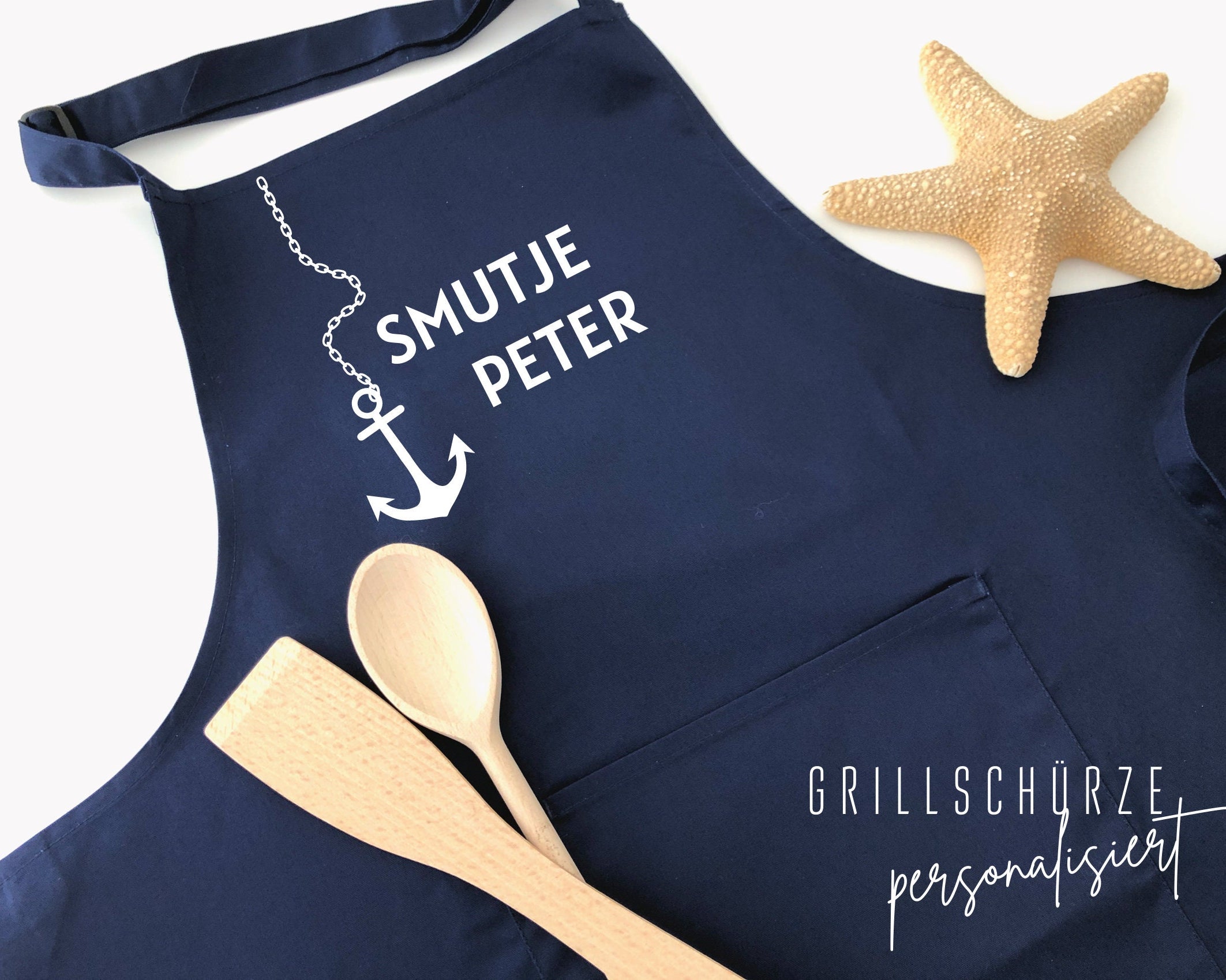 Maritime Grill Schürze für ihn | Smutje | personalisierbar | BBQ Schürze Männer mit Namen | blau, grau | Geschenk Papa Vater Bruder
