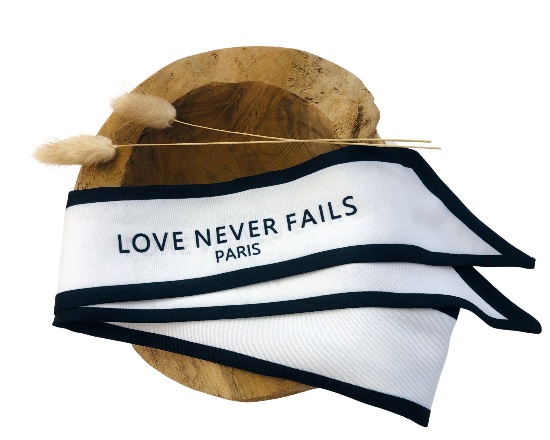 Twilly | Seidiger schmaler Schal | Haarband | Love Never Fails | für Handtasche, als Armband, Haarband, Krawatte, kleines Halstuch