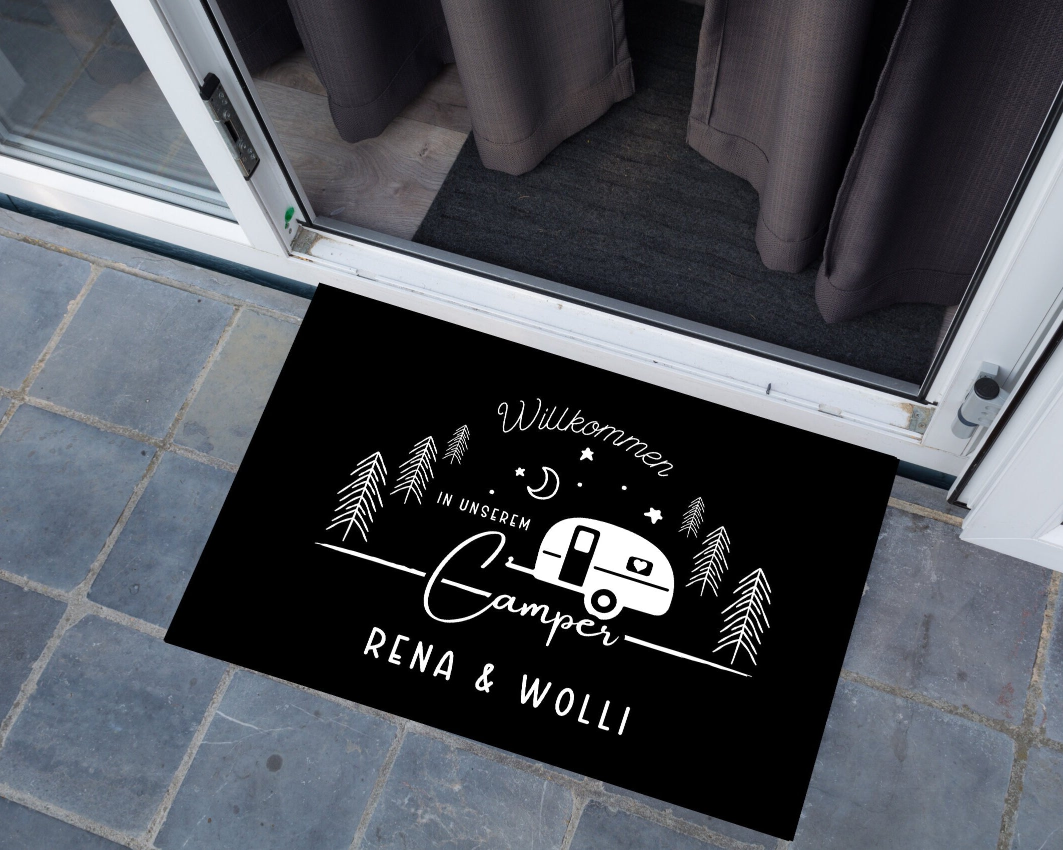 Personalisierte Fußmatte für Camper | Geschenk Wohnmobil | schwarzer Fußabtreter mit Namen