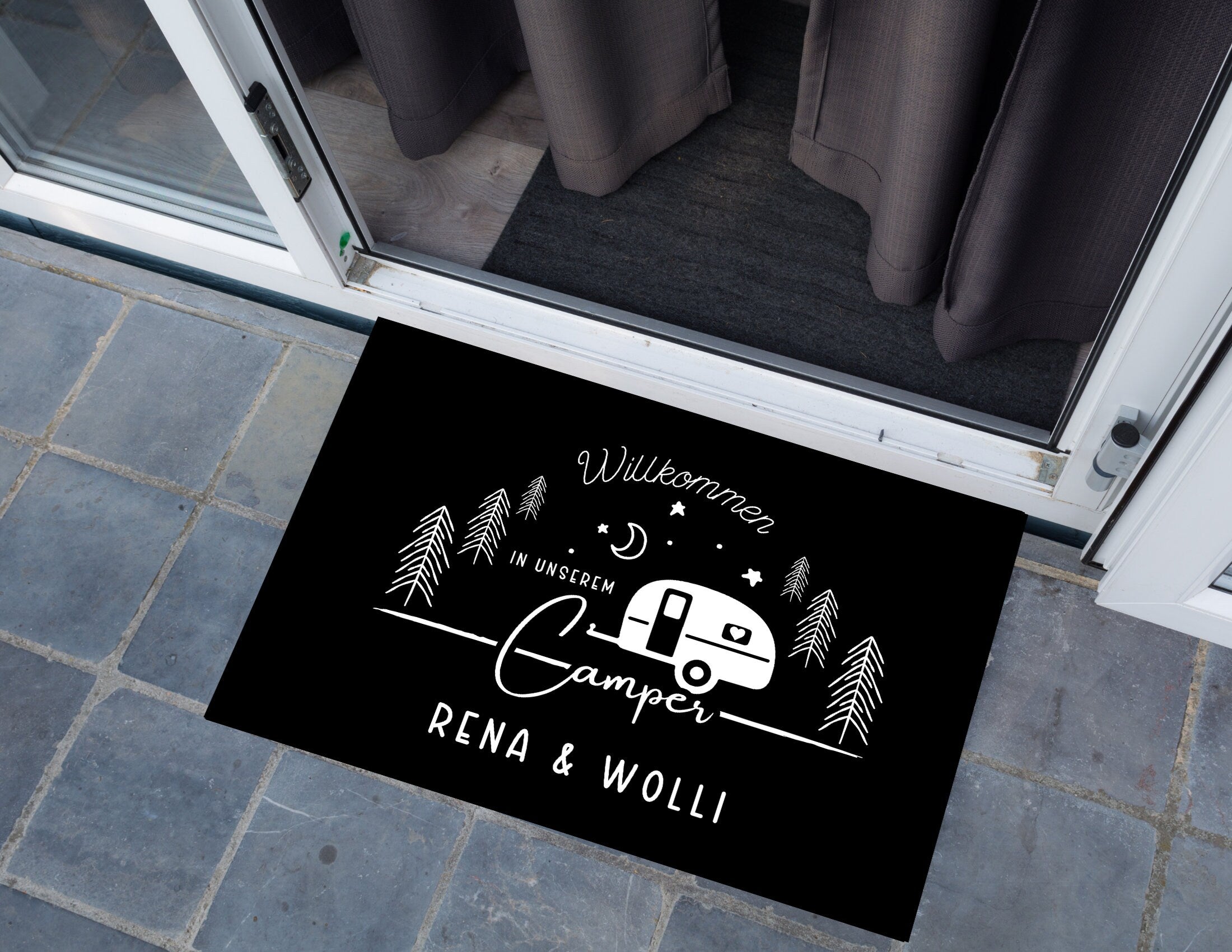 Personalisierte Fußmatte für Camper | Geschenk Wohnmobil | schwarzer Fußabtreter mit Namen