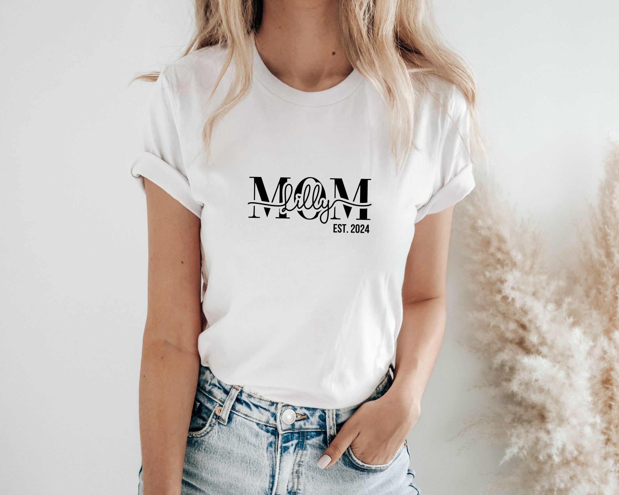 T-Shirt | Mom | personalisierbar | weiß | Muttertag
