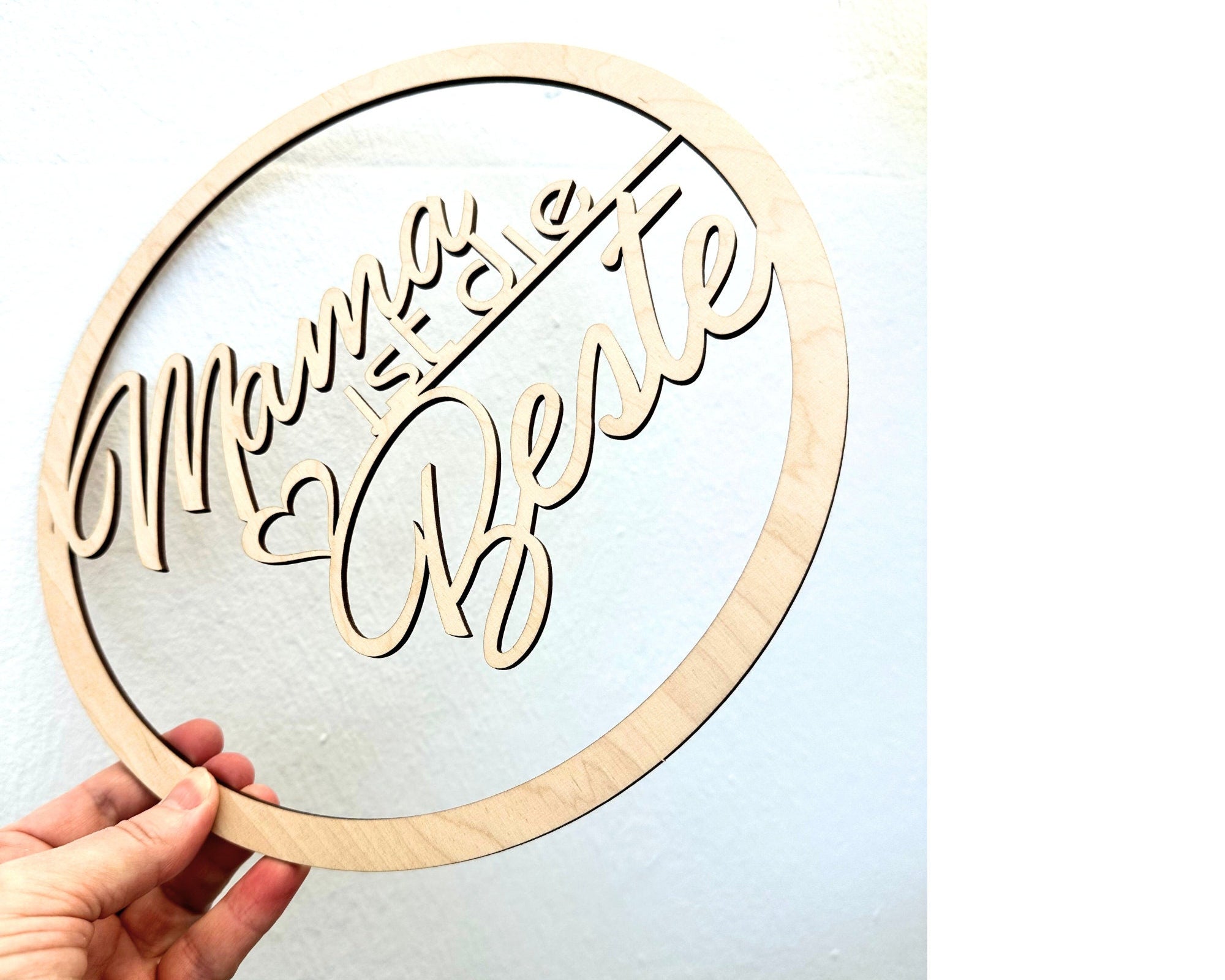 Holzkranz | Mama ist die Beste | Geschenk Muttertag | 25 cm