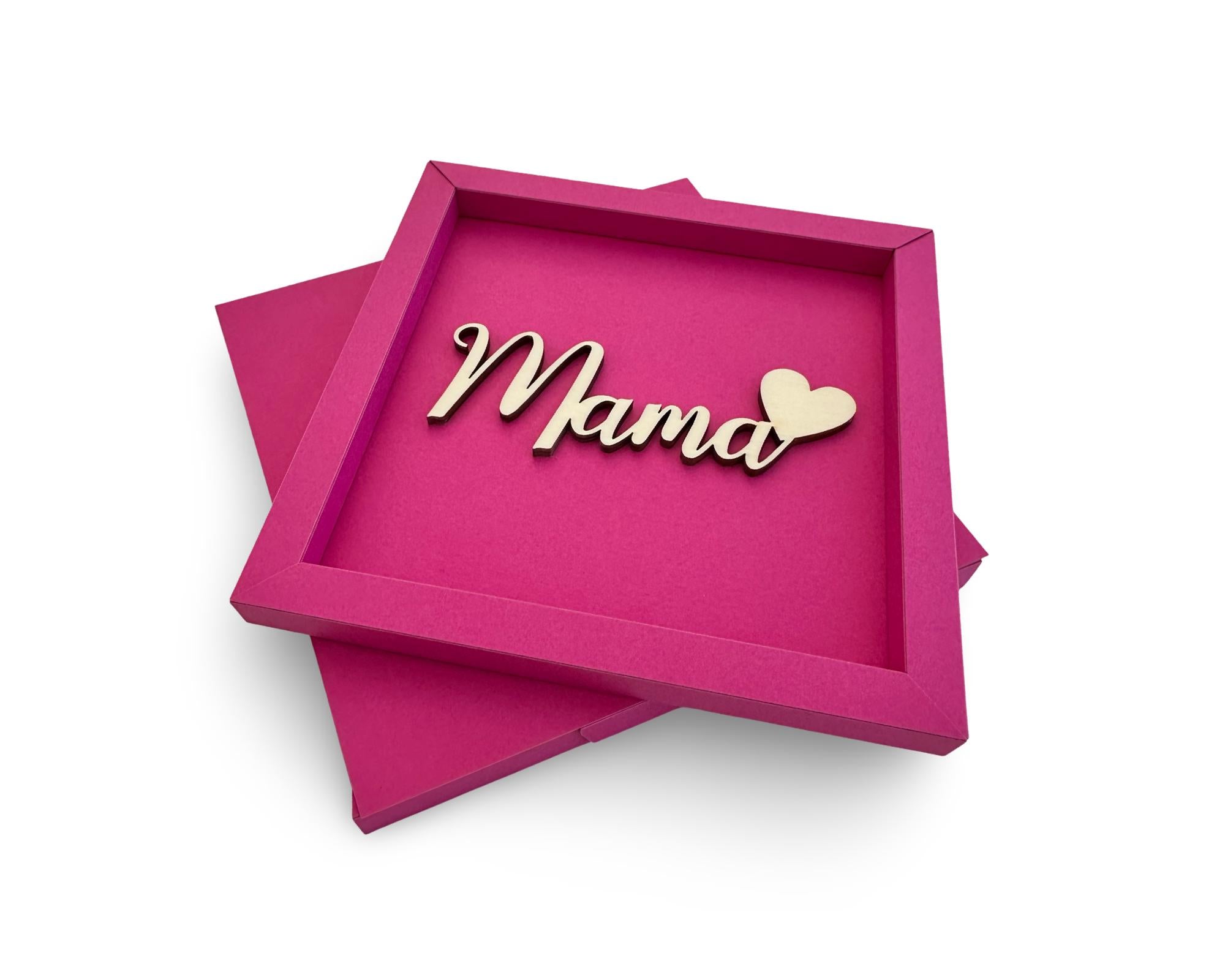 Mama | Schriftzug aus Holz | 3D-Karte Bild mit filigraner Holzschrift | rosa pink, grau | Muttertag