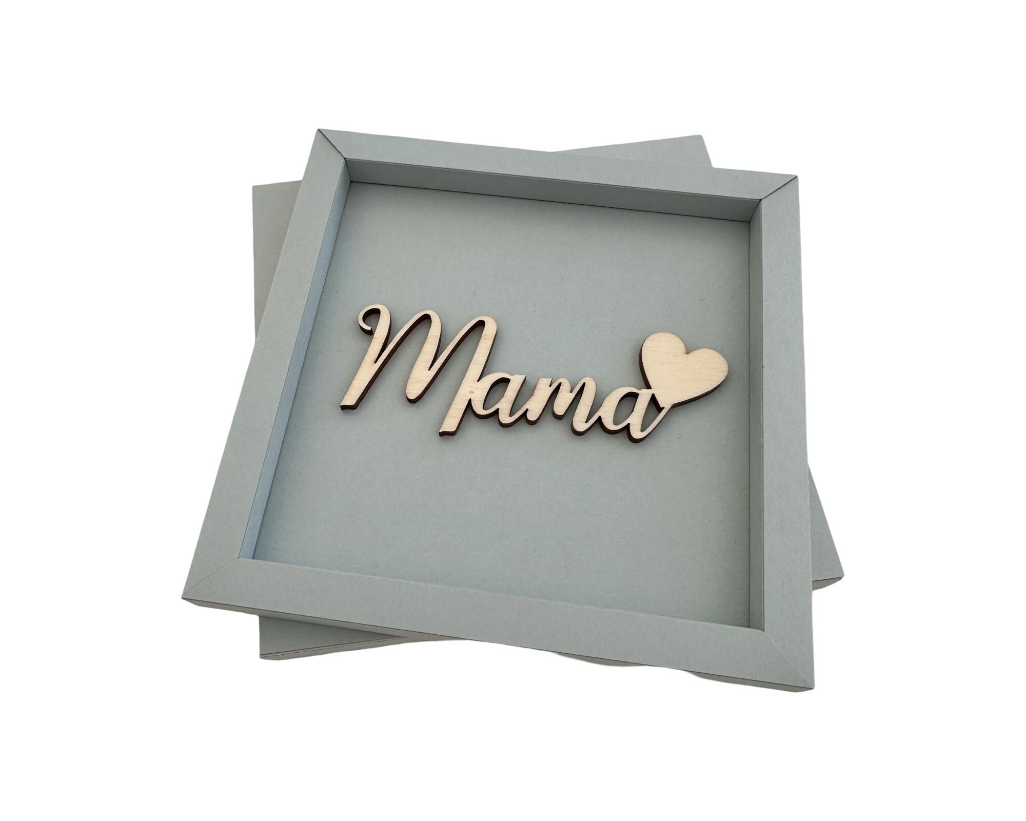 Mama | Schriftzug aus Holz | 3D-Karte Bild mit filigraner Holzschrift | rosa pink, grau | Muttertag