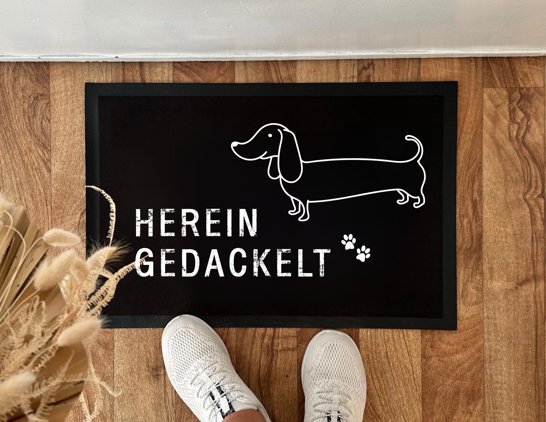 Fußmatte Hereingedackelt | Personalisierter Fußabtreter mit Namen und Dackelmotiv