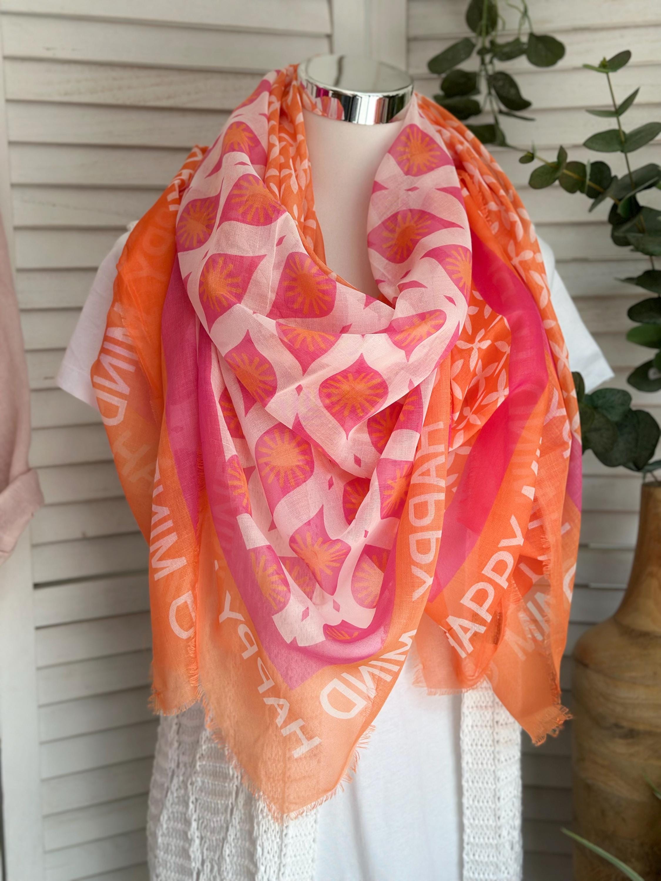 Tuch mit Blumen und Rautenmuster | Viskosetuch | leichtes Sommertuch | Pink orange | Happy Mind Schriftzug an der Kante