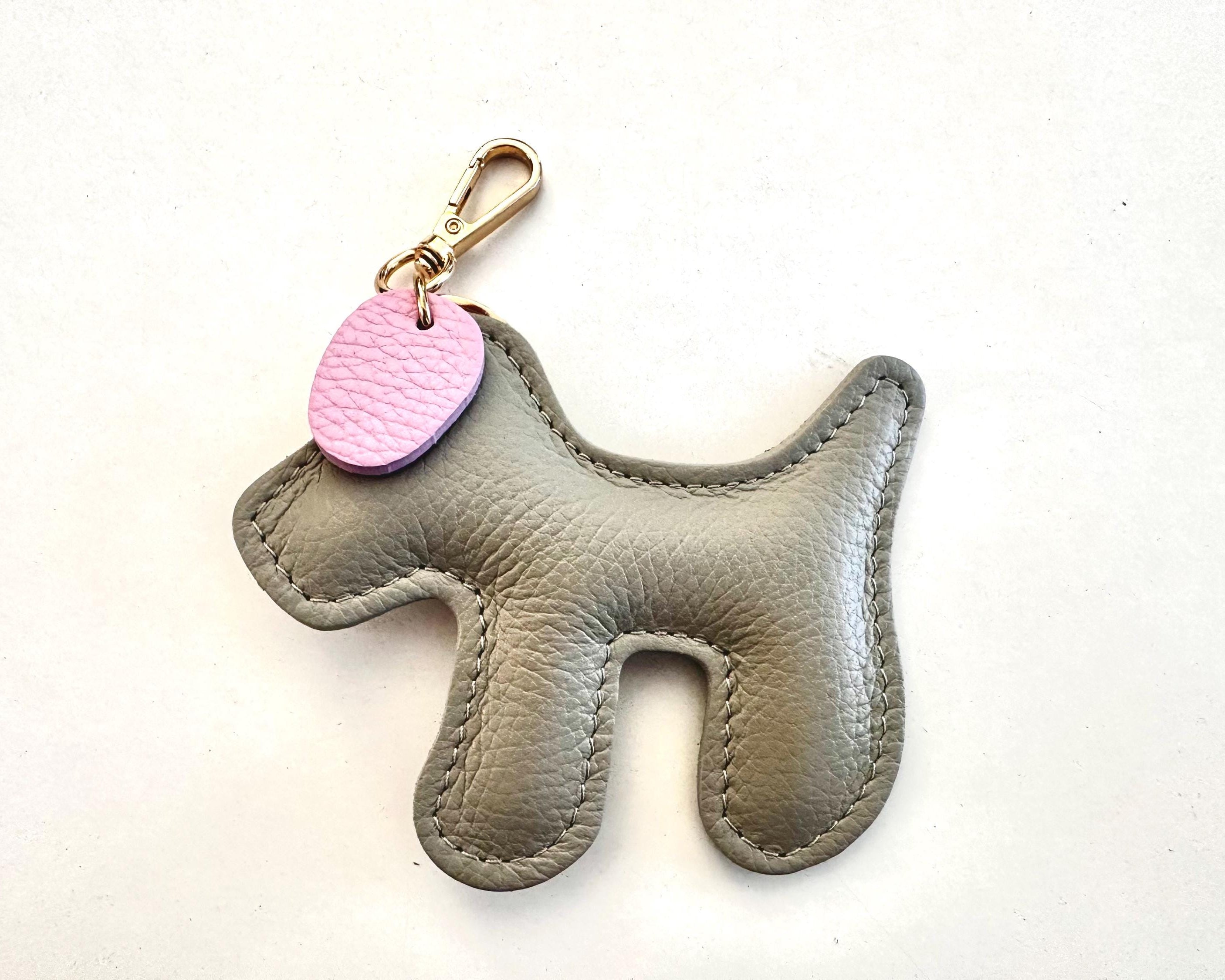 Anhänger Hund | Taschenschmuck Taschenanhänger | Bag Charm rosa, pink oder grau