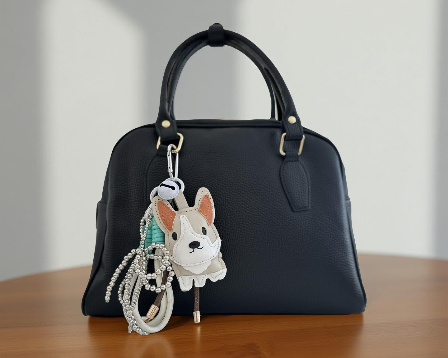 Hunde Anhänger | mit kleinen Ketten, Glöckchen und Schnüren | Taschenschmuck Taschenanhänger | Bag Charm mit Hund