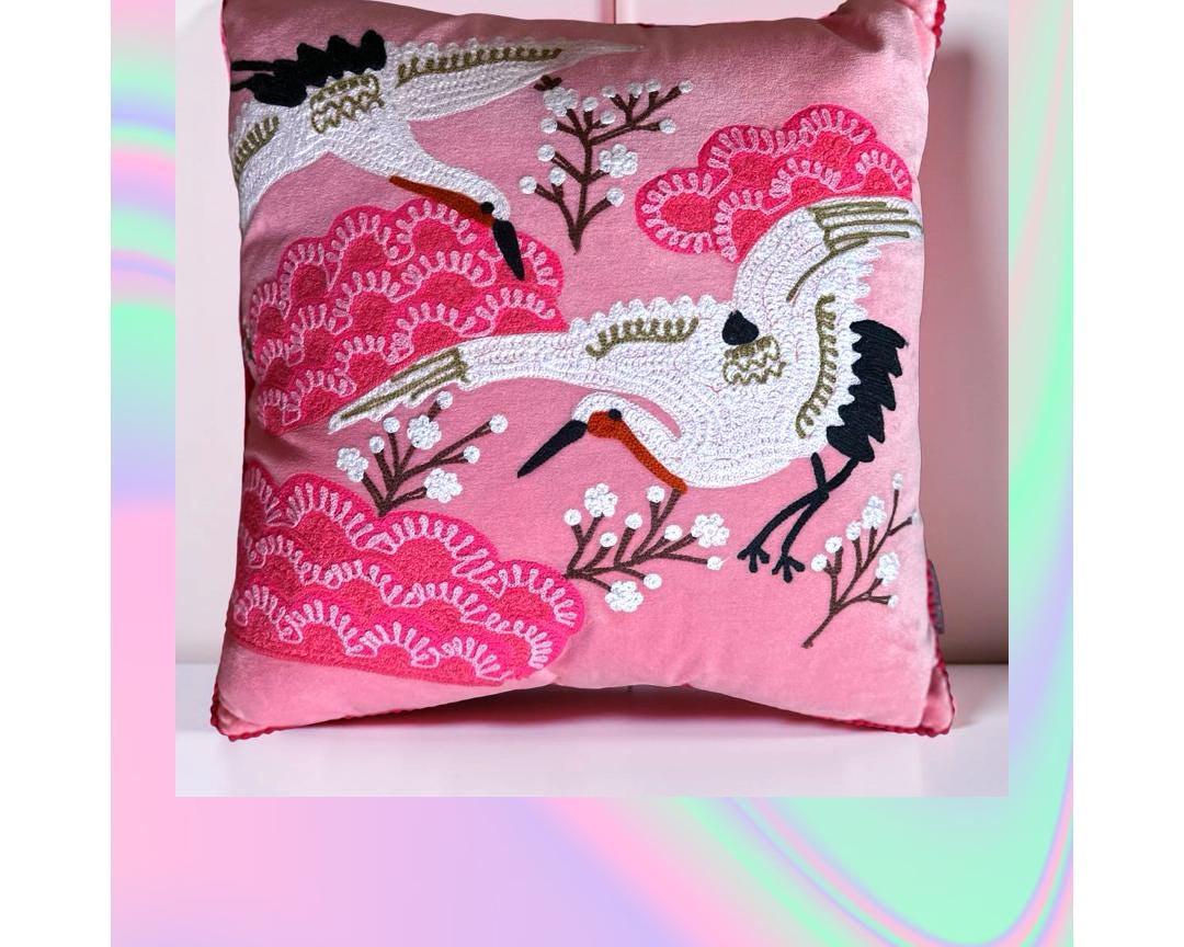 Kissen Vögel | pinkes besticktes Samtkissen | Baumwolle Kissenbezug | 45 x 45 cm | Samt pink rosa mit Füllung