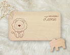 Personalisiertes Kinder Frühstücksbrettchen mit Tier & Namen | Lasergravur | Buchenholz | Löwe, Giraffe, Fuchs, Nilpferd, Bär, Elefant