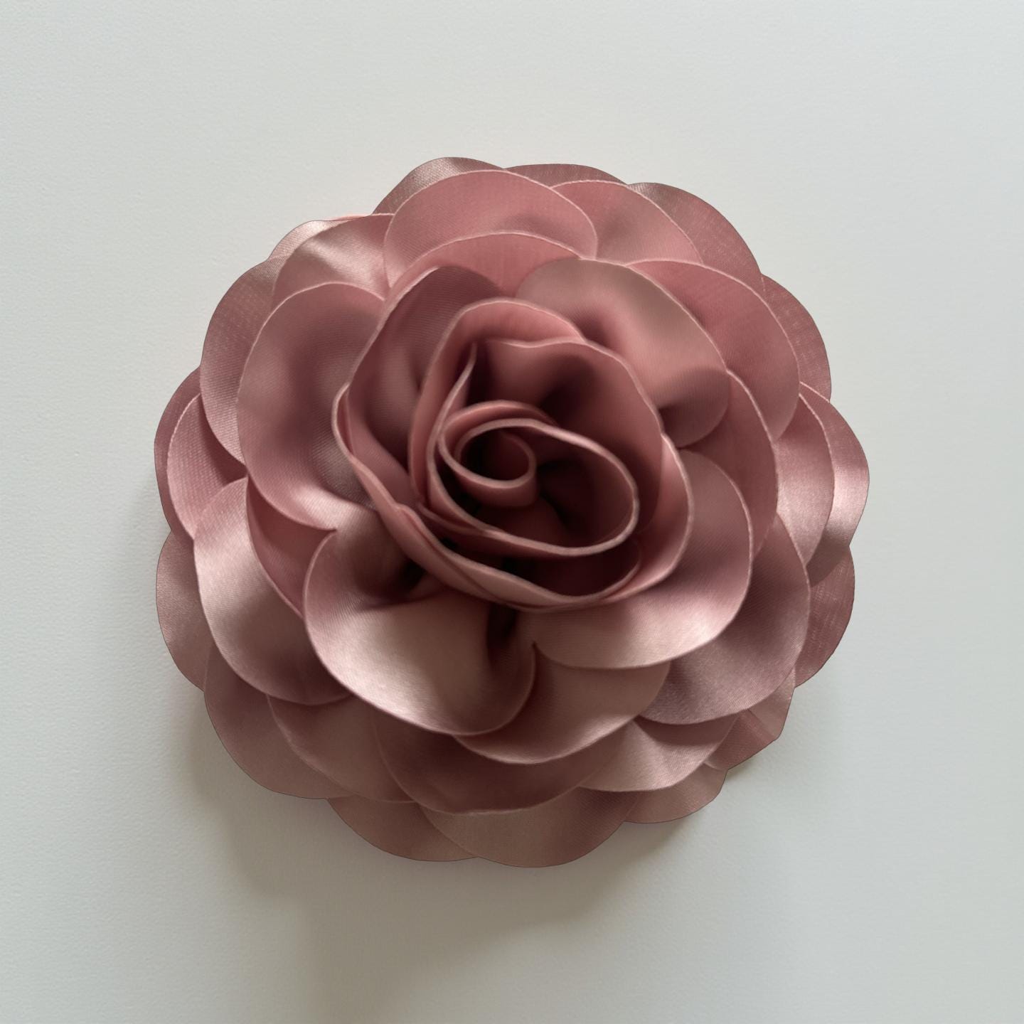 Blüten Brosche aus Satin | Blumen Brosche | Anstecker | Rose zum Anstecken