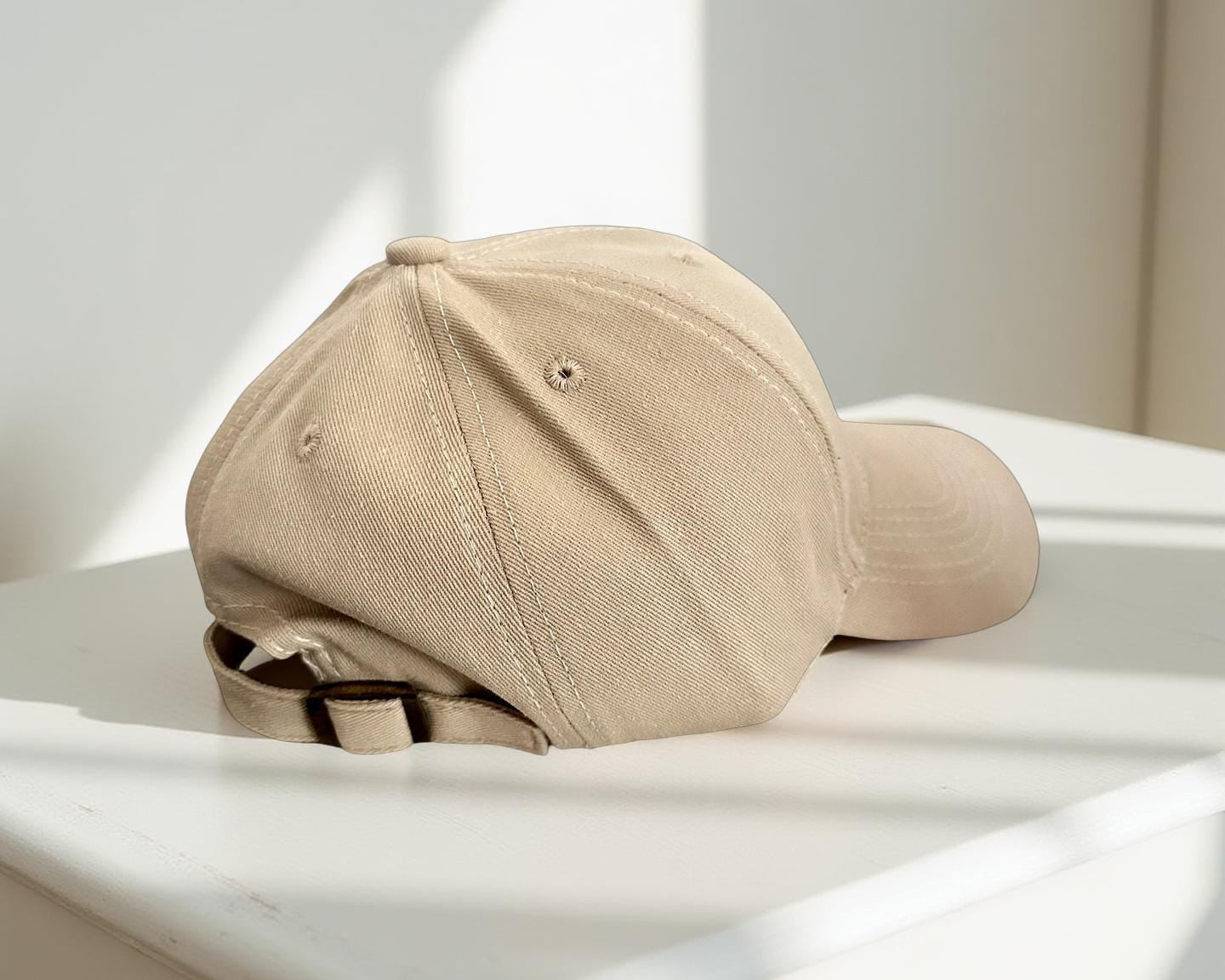 Basecap mit Dackel Stickmotiv | Baseball Kappe beige | Hund | gestickt