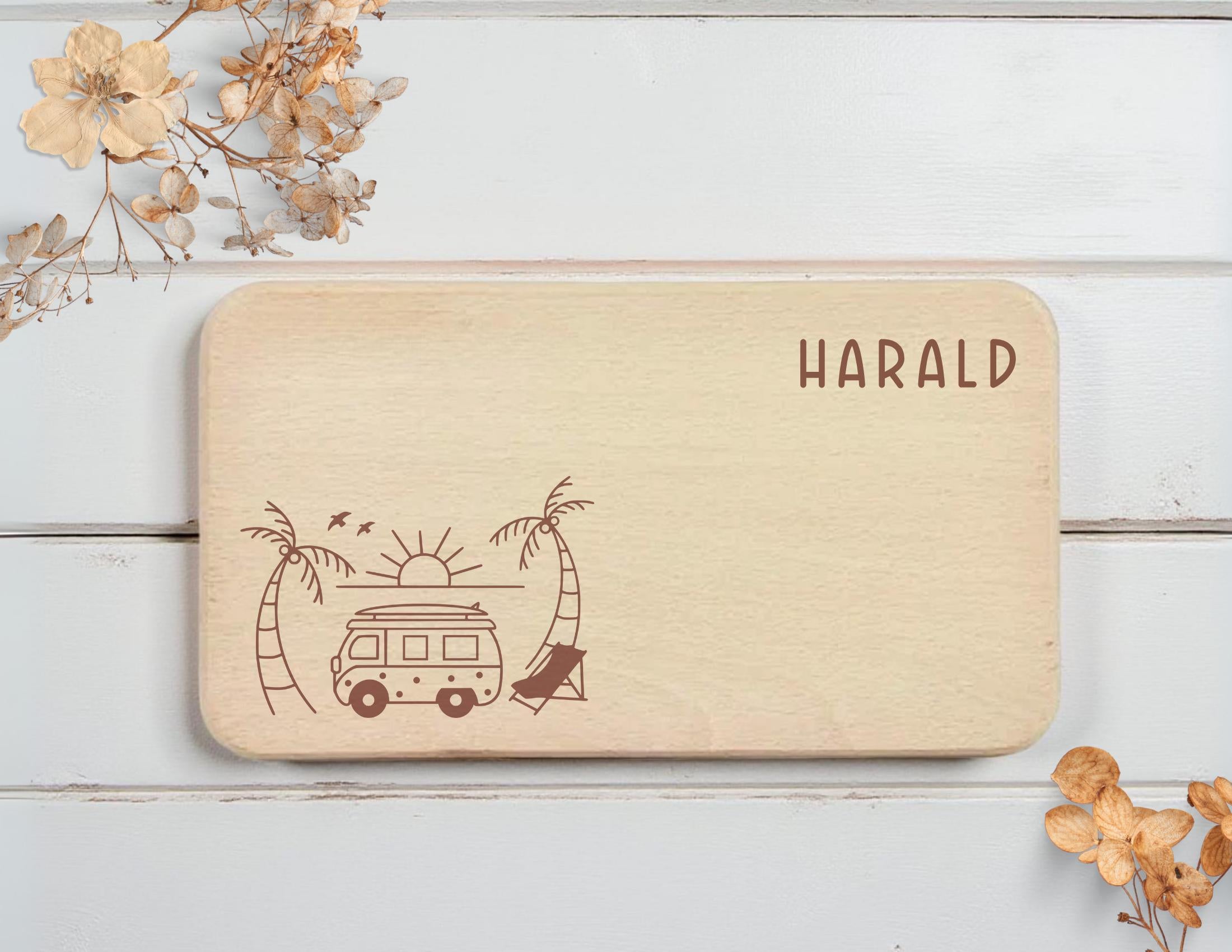 Personalisiertes Frühstücksbrettchen für Camper | Lasergravur | Buchenholz | Geschenkidee Camping mit Namen