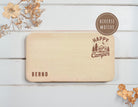 Personalisiertes Frühstücksbrettchen für Camper | Lasergravur | Buchenholz | Geschenkidee Camping mit Namen
