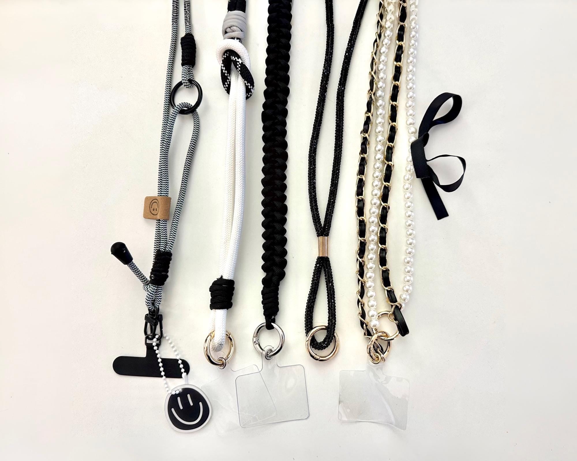 Edle Handyketten in schwarz weiß | universal Schnur Band für Mobiltelefone inkl. Adapter | pink | Smiley Anhänger | Perlen