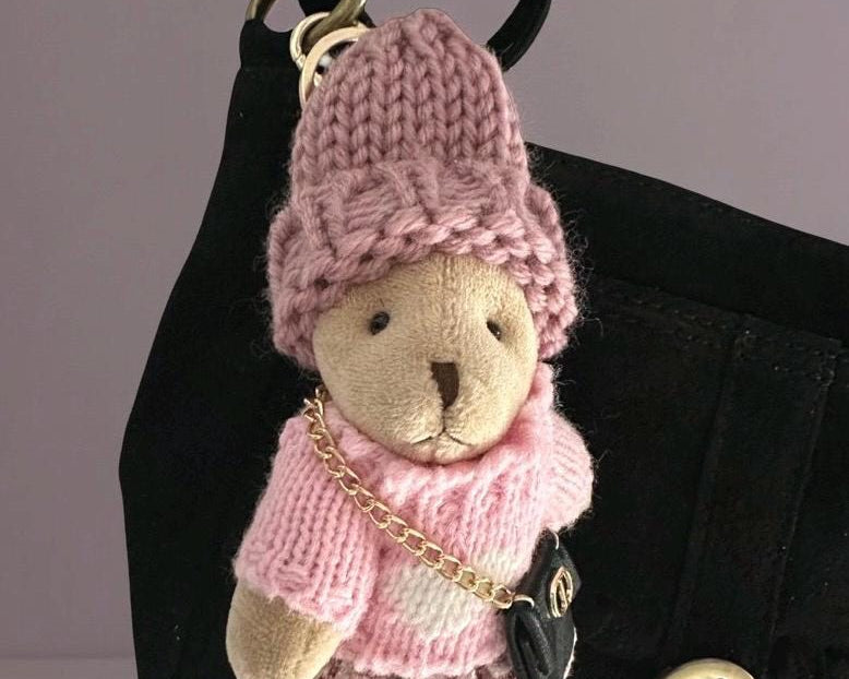 Bag Charm Teddy Fashion | Anhänger Tasche oder Schlüssel | Taschenschmuck Taschenanhänger | Bärchen rosa oder schwarzes Kleid Strickmütze