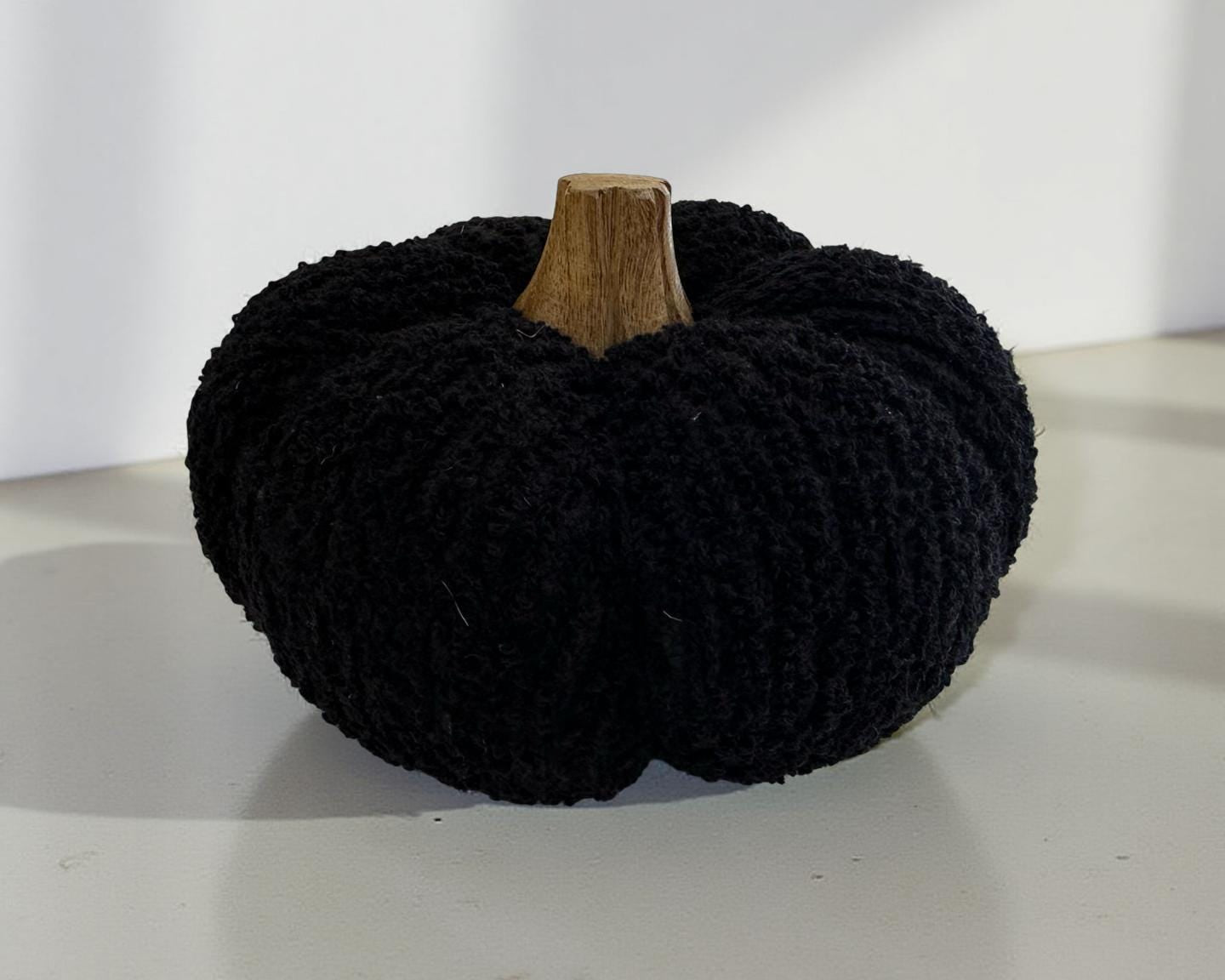 Deko Kürbisse | schwarzer Stoff mit Holz | in zwei Größen | Halloween Herbst Dekoration