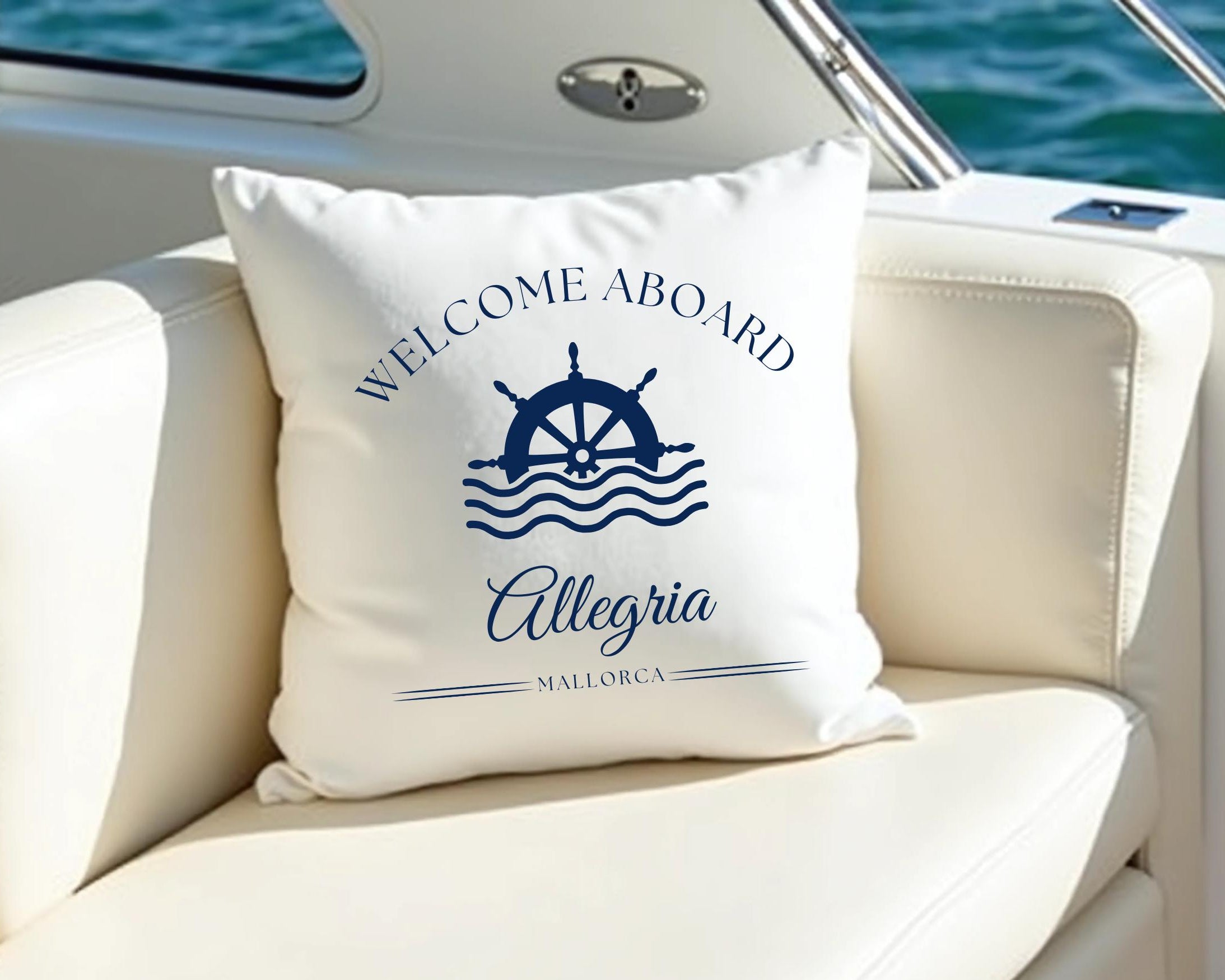 Maritime Kissen für Boot Yacht | 40 x 40 cm | personalisiert mit Bootsnamen, Location, Jahreszahl | weiß mit blauer Schrift | zwei Motive