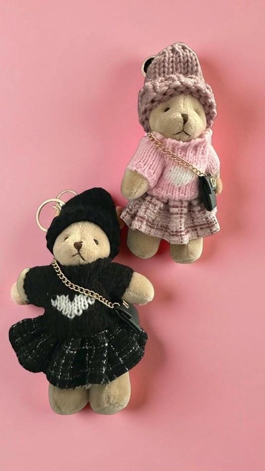 Bag Charm Teddy Fashion | Anhänger Tasche oder Schlüssel | Taschenschmuck Taschenanhänger | Bärchen rosa oder schwarzes Kleid Strickmütze