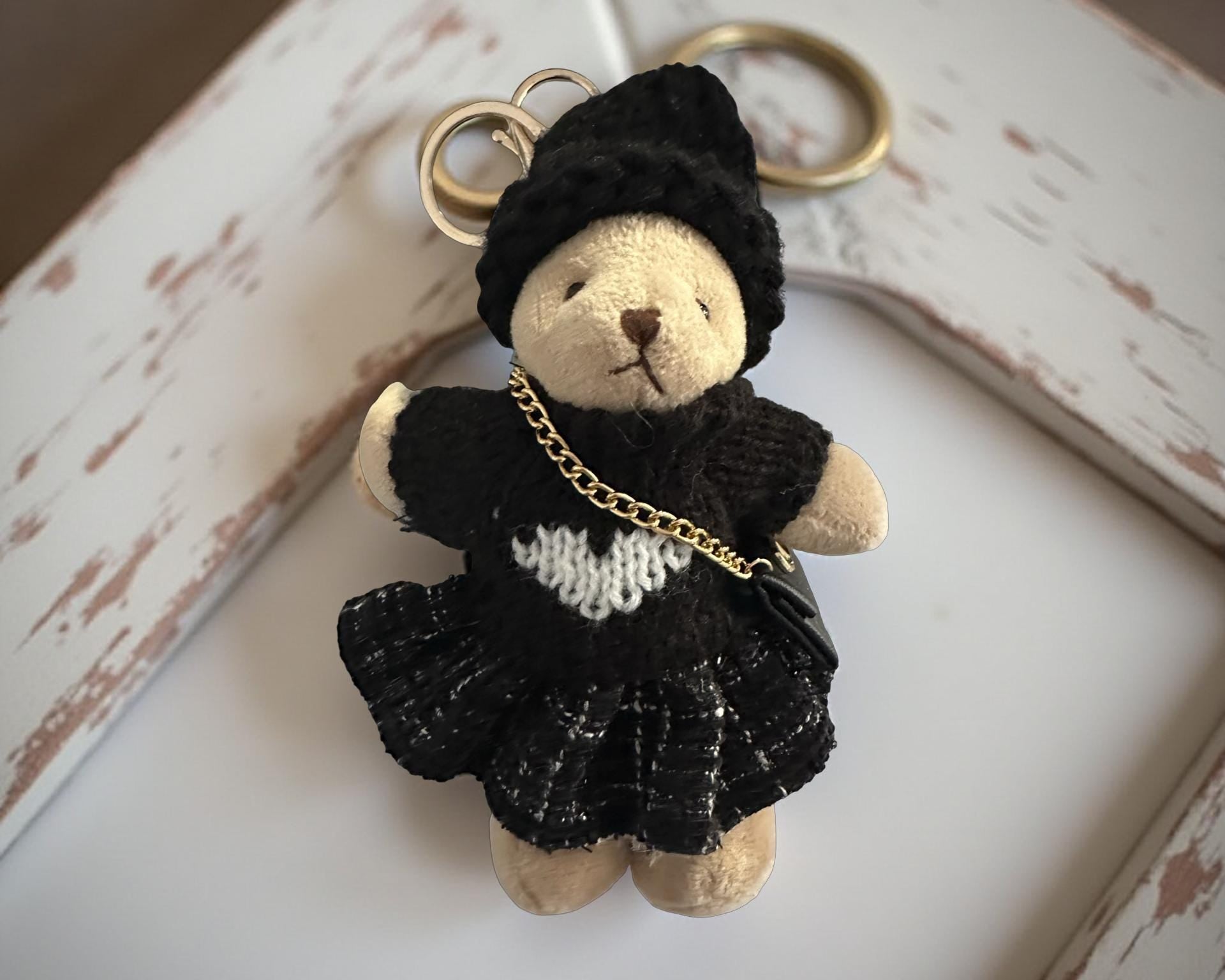 Bag Charm Teddy Fashion | Anhänger Tasche oder Schlüssel | Taschenschmuck Taschenanhänger | Bärchen rosa oder schwarzes Kleid Strickmütze