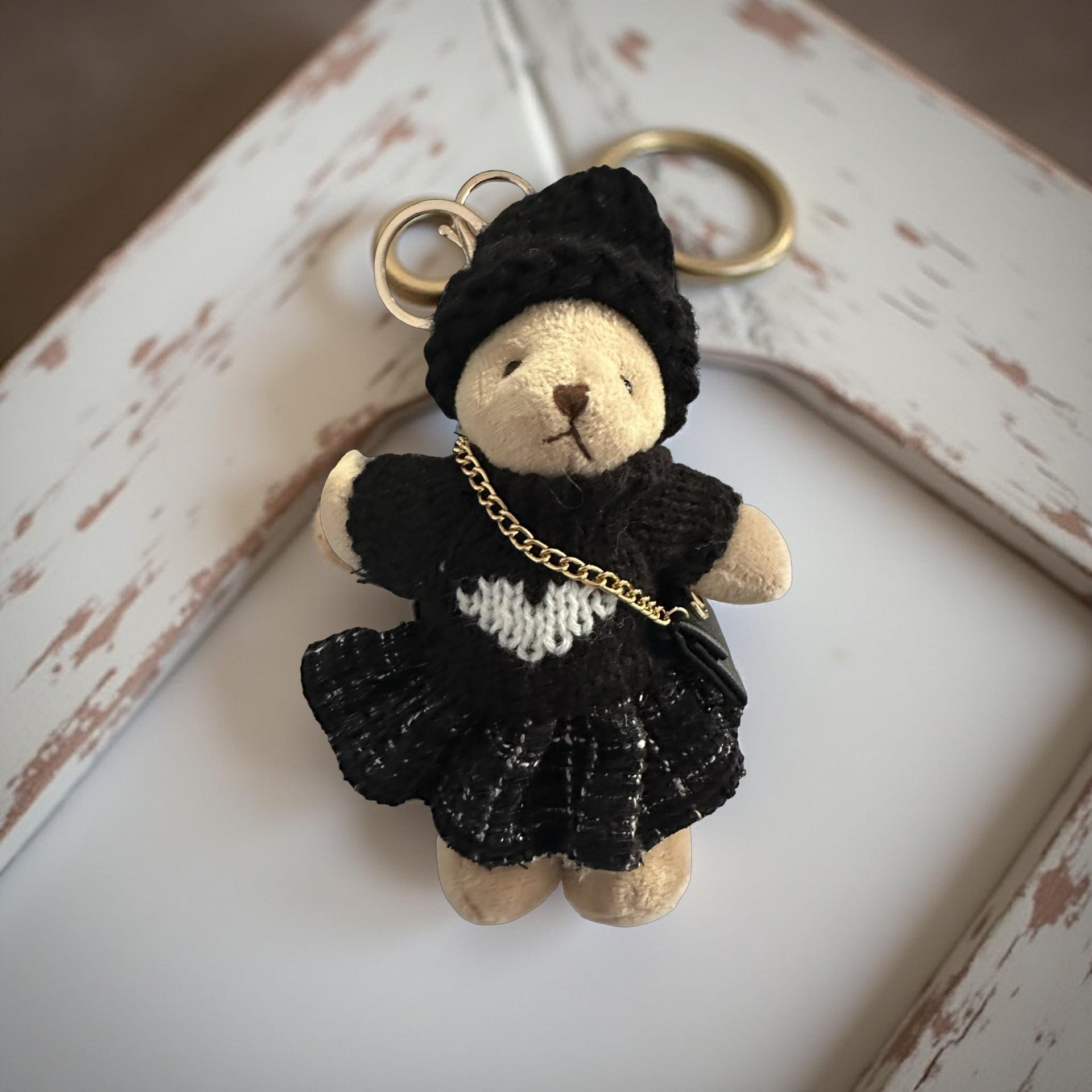 Bag Charm Teddy Fashion | Anhänger Tasche oder Schlüssel | Taschenschmuck Taschenanhänger | Bärchen rosa oder schwarzes Kleid Strickmütze