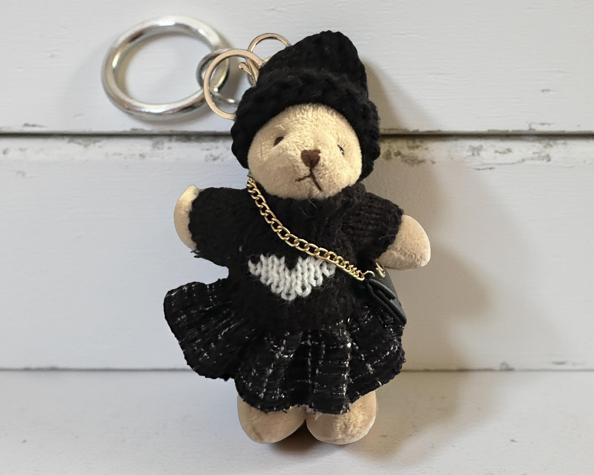 Bag Charm Teddy Fashion | Anhänger Tasche oder Schlüssel | Taschenschmuck Taschenanhänger | Bärchen rosa oder schwarzes Kleid Strickmütze