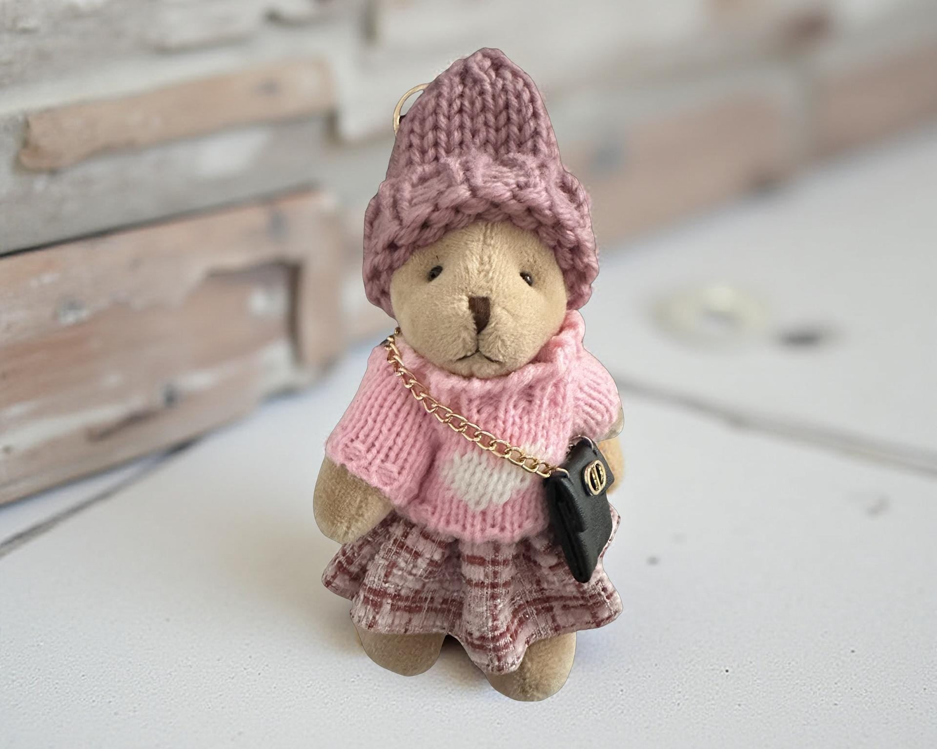 Bag Charm Teddy Fashion | Anhänger Tasche oder Schlüssel | Taschenschmuck Taschenanhänger | Bärchen rosa oder schwarzes Kleid Strickmütze
