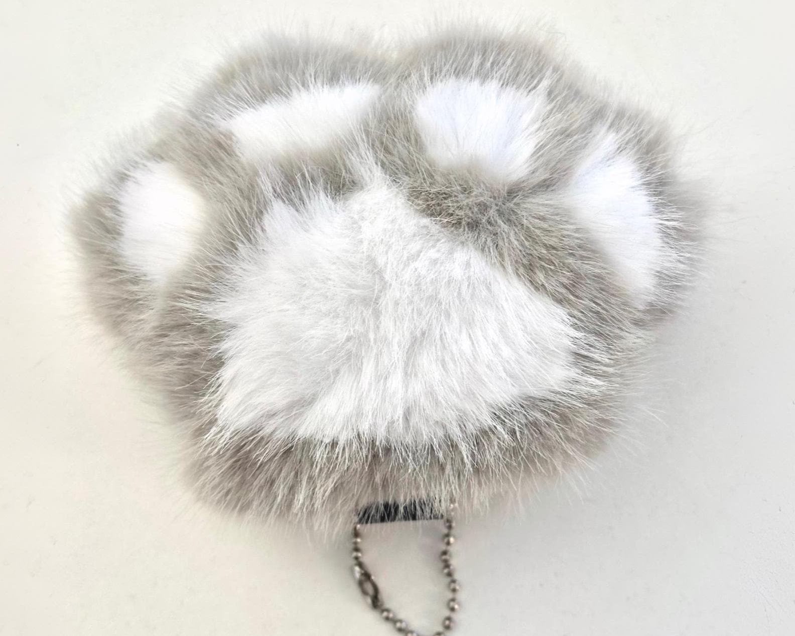 Plüsch Pfote | Anhänger für Tasche oder Schlüssel | Taschenschmuck Taschenanhänger | Bag Charm | grau, rosa oder beige