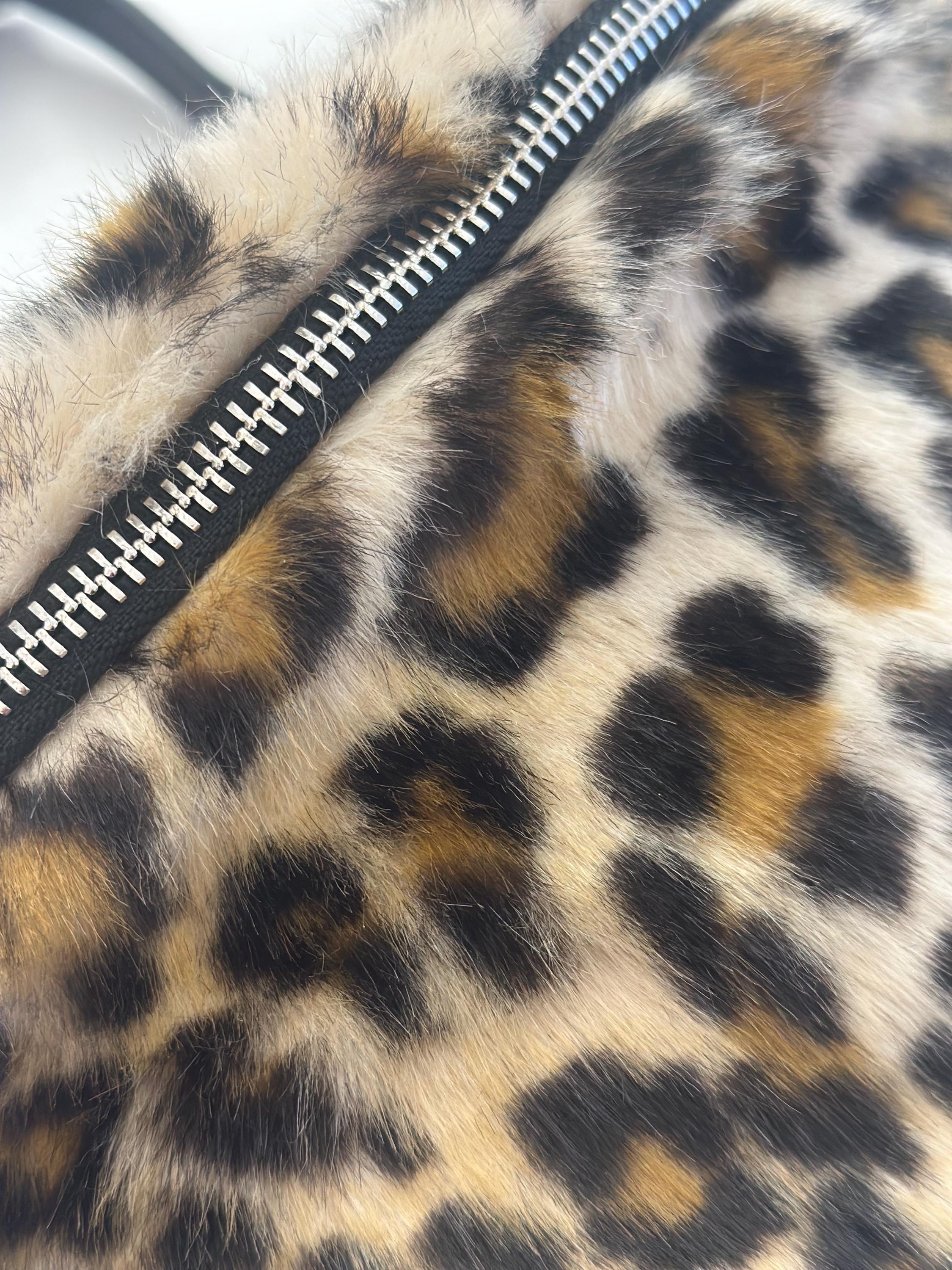 Leo Tasche aus Fell | Leopard | Umhängetasche | Crossbody Bag | Animal Print Leo Look | Fake Fur