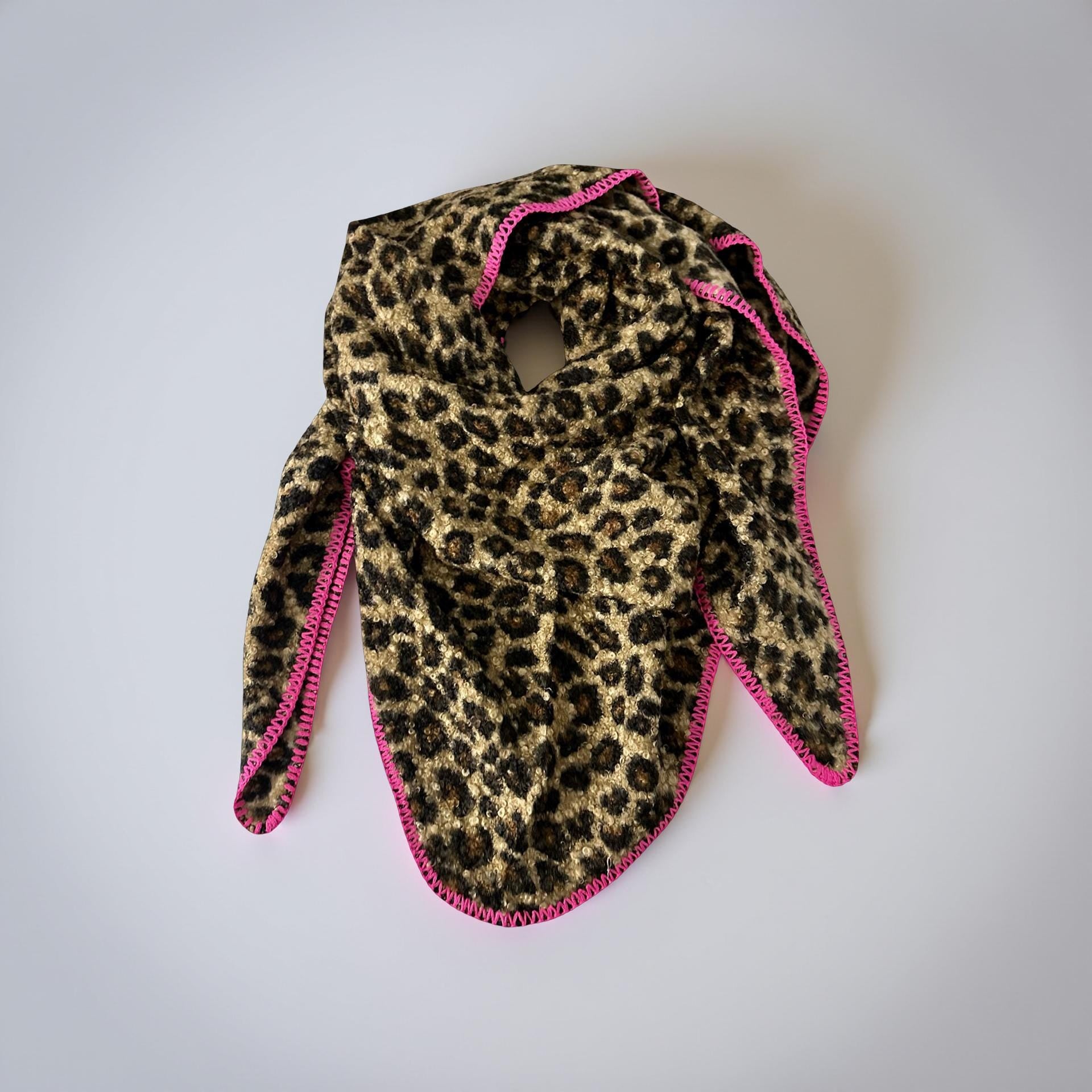 Leo Schal | Dreieckstuch im Leomuster | pinke Kante | 180 x 120 cm | Bouclé Viscose | in braun oder grau