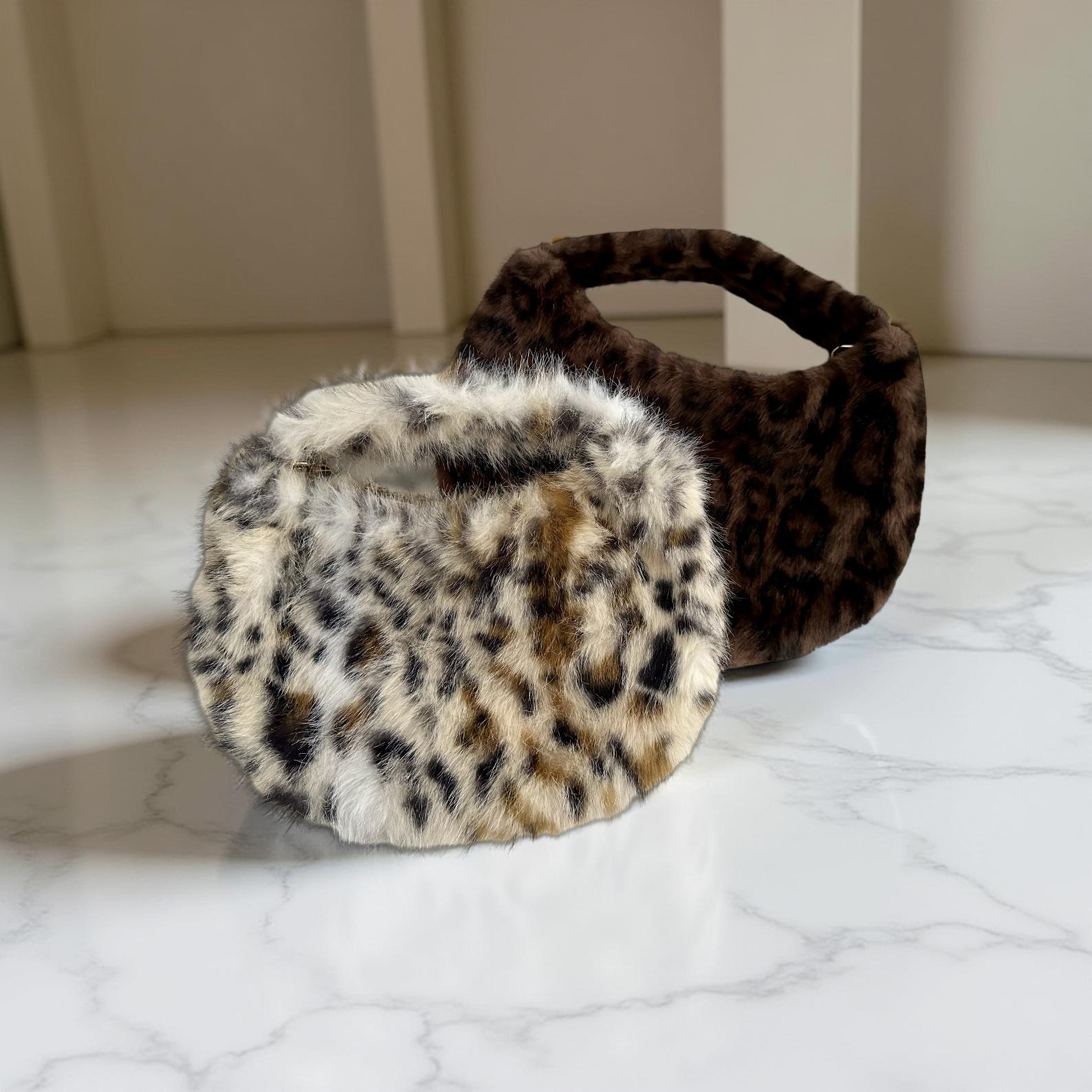 Leo Tasche aus Fell | Leopard | Umhängetasche | Crossbody Bag | Animal Print Leo Look | Fake Fur