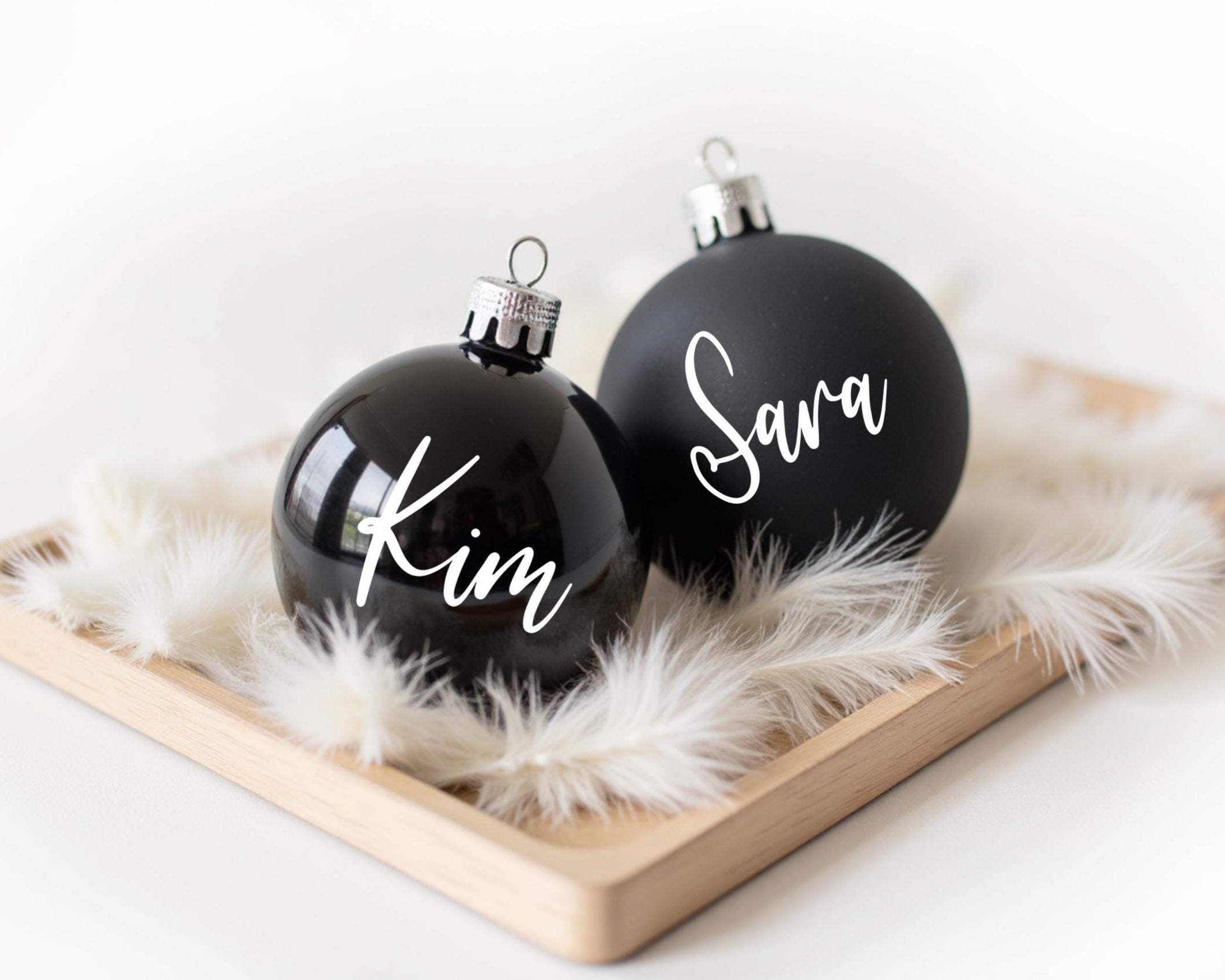 Sticker für Weihnachtskugeln | für 6 oder 8 cm Durchmesser Kugel | Name in schwarz, weiß, roségold, silber