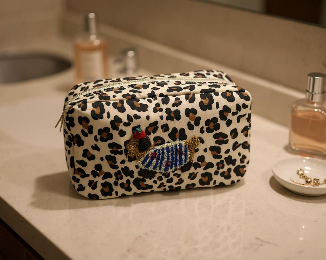 Dackel Kosmetiktaschen | Schminktasche mit Dackelmotiv | Dackel Patch | Geschenk Dackelliebhaber