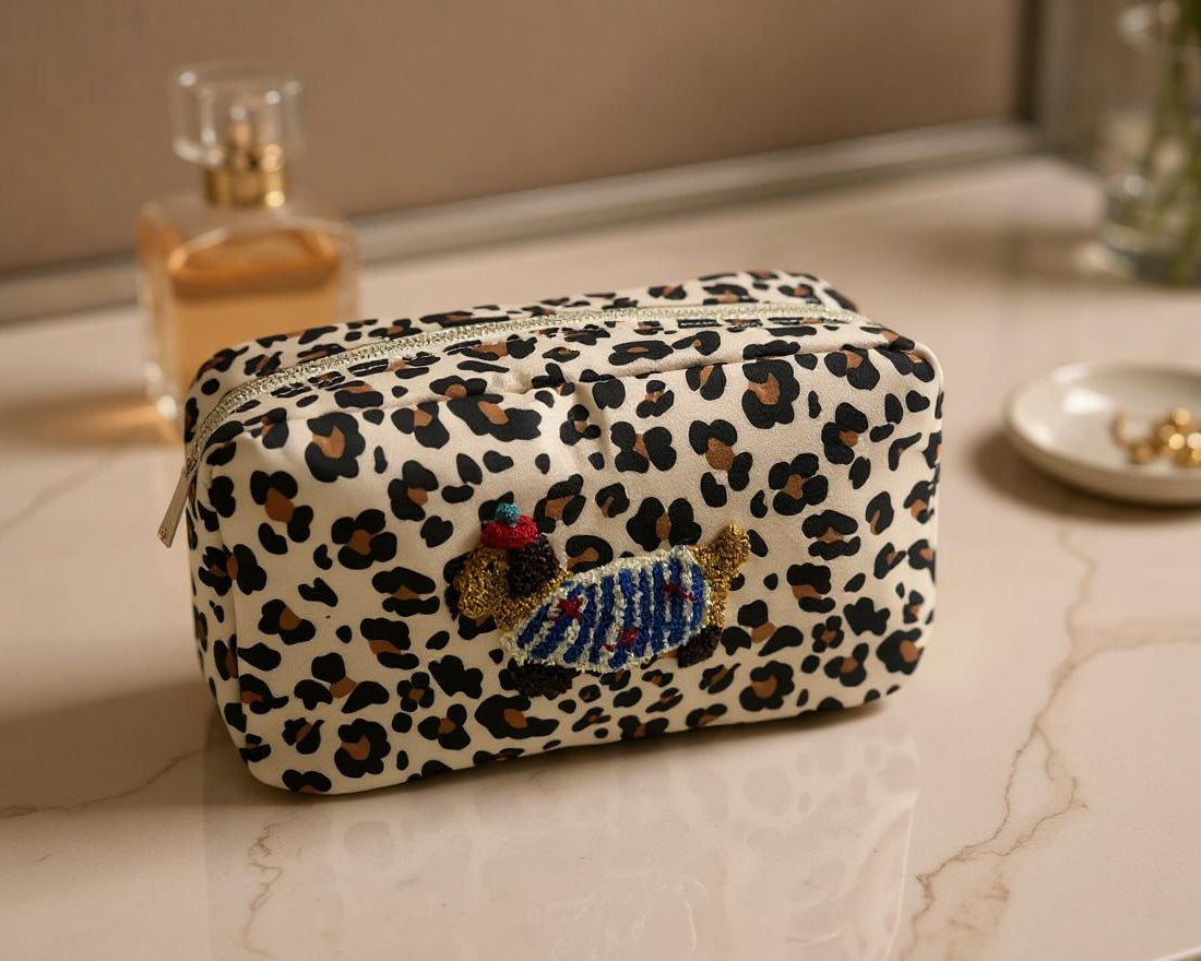 Dackel Kosmetiktaschen | Schminktasche mit Dackelmotiv | Dackel Patch | Geschenk Dackelliebhaber