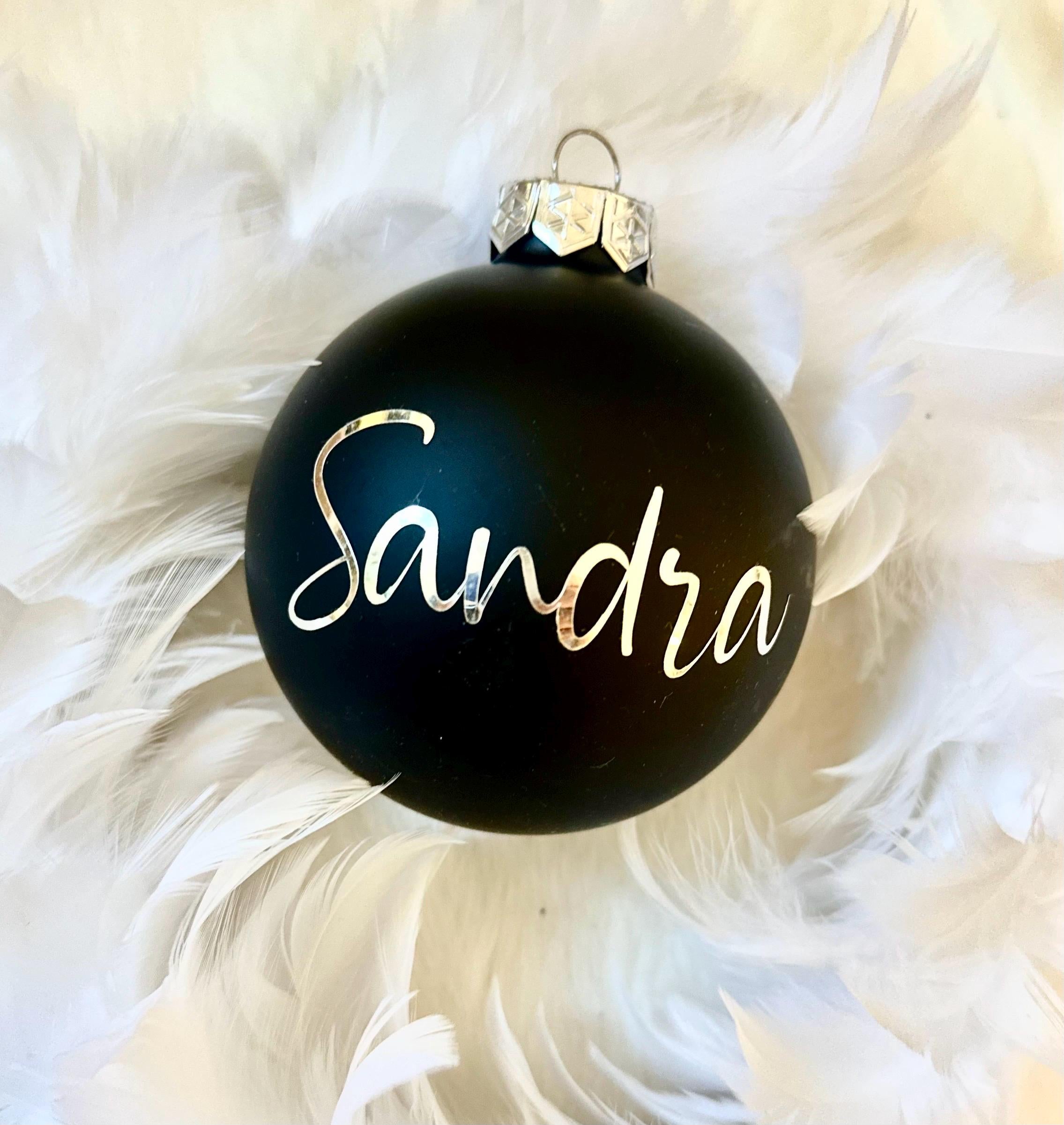 Personalisierte Weihnachtskugel | 8 cm Durchmesser | schwarz matt oder glänzend | Kugel mit Name