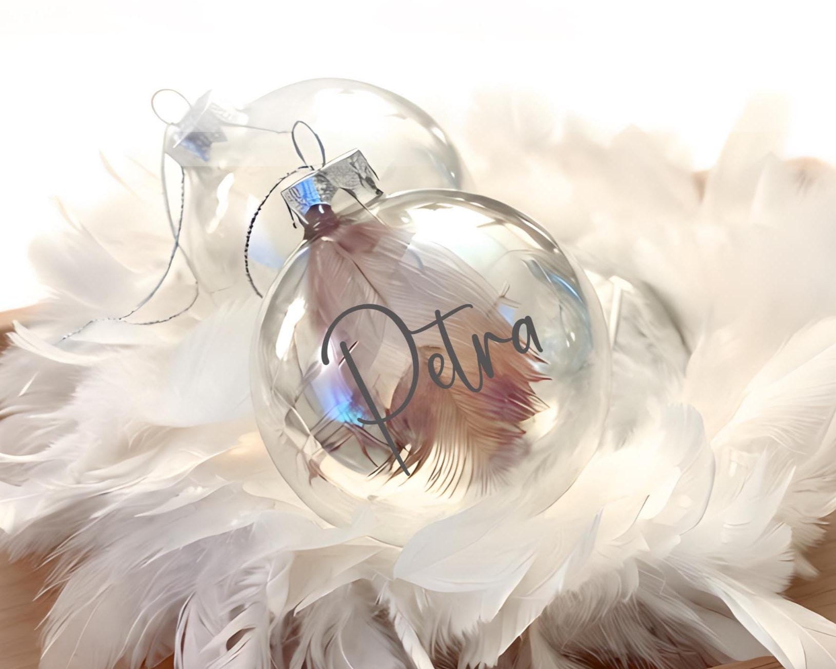 Personalisierte Weihnachtskugel aus irisierendem Glas | gefüllt mit Federn | Seifenblasen Kugell | 7 oder 8 cm | mit Namen