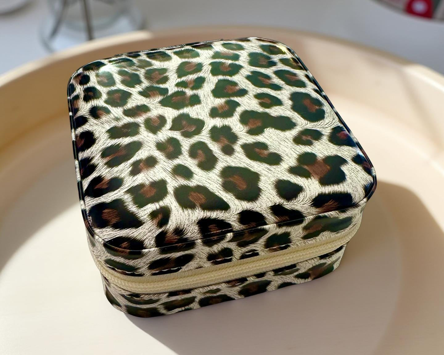 Schmuck-Etui Leomuster für die Reise | personalisierte Schmuckbox | kleine Schatulle mit Namen | Leo